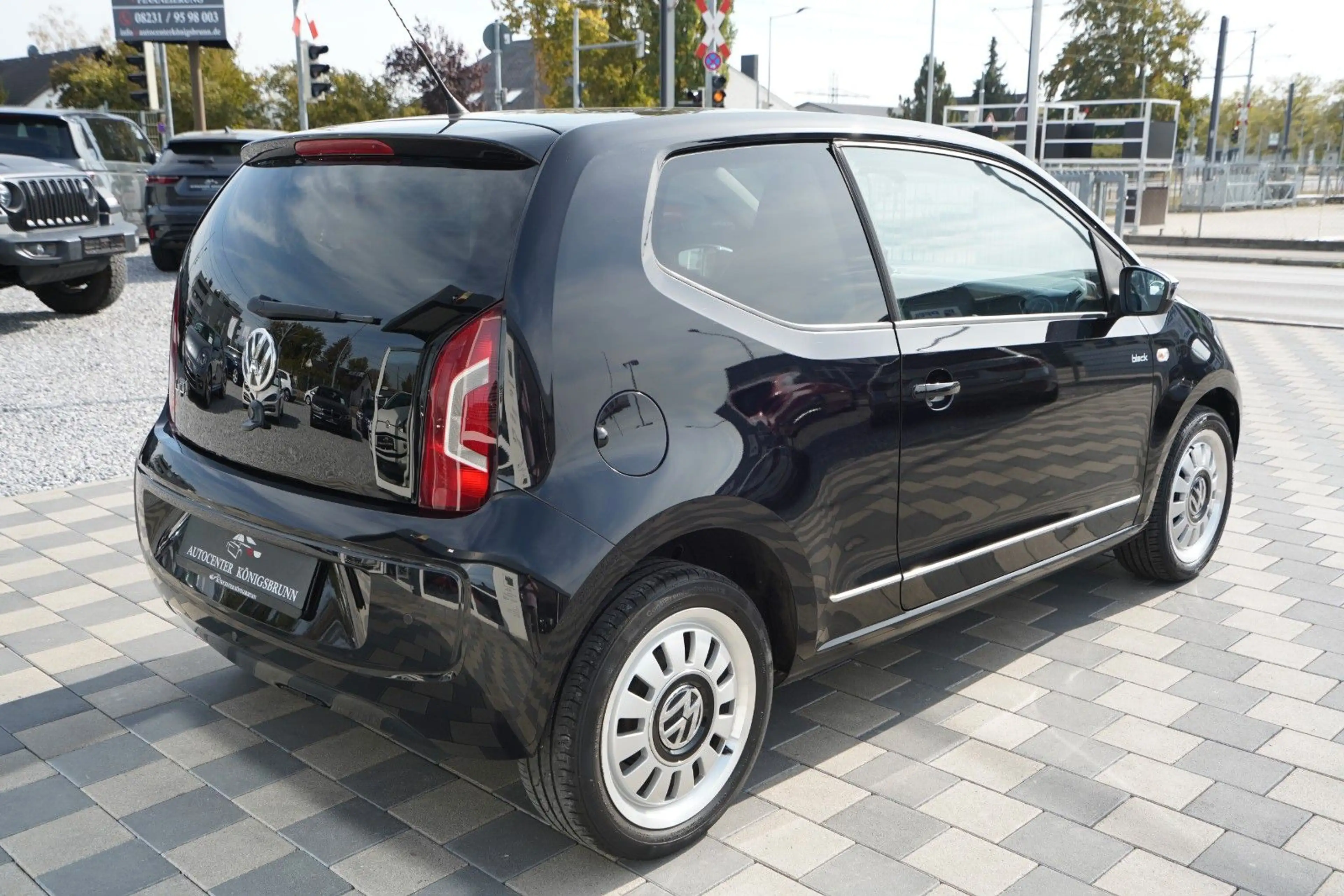 Volkswagen up! black up!*2.Hand*Tempo*Navi*PDC*SHZ*Klima — photo 5