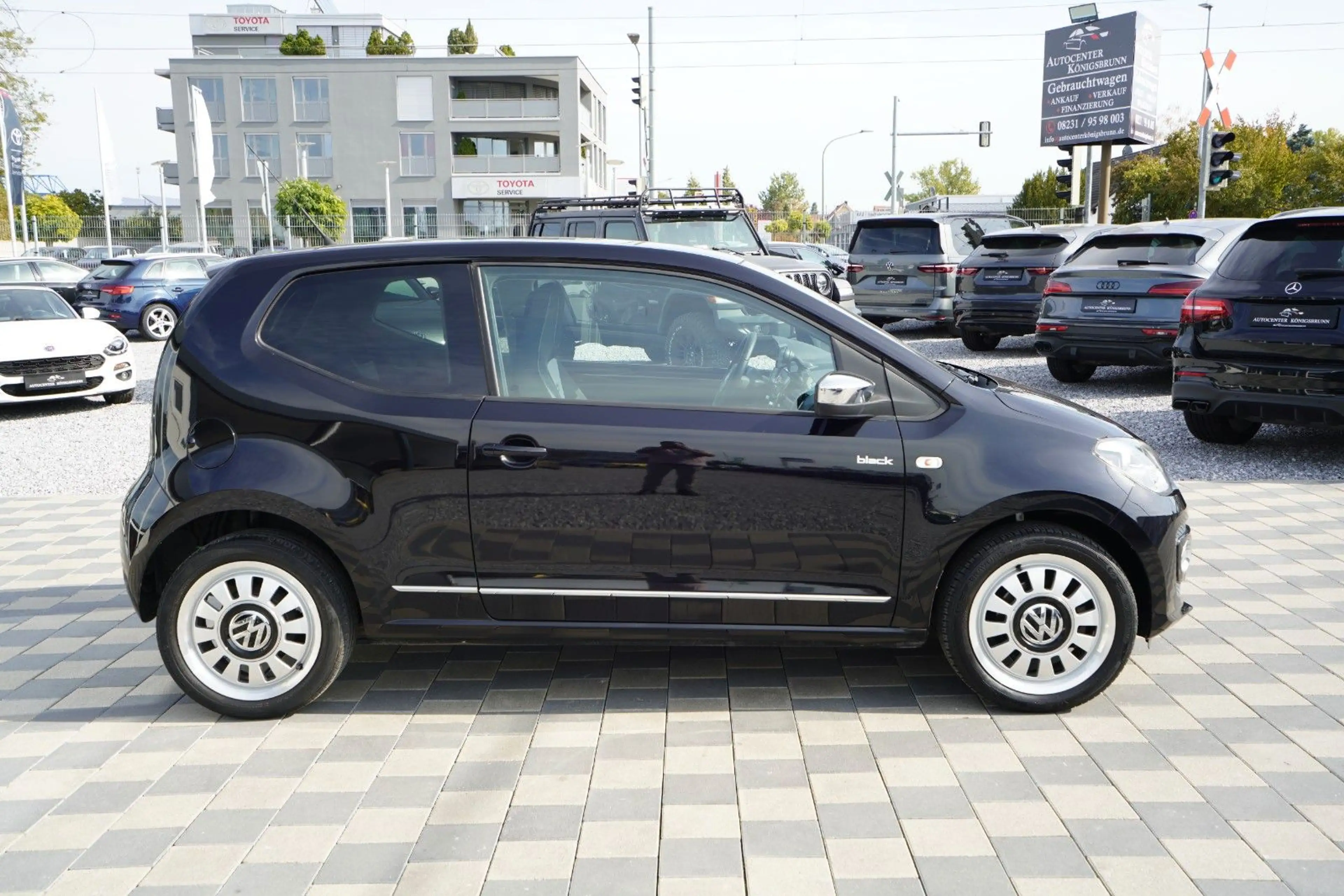 Volkswagen up! black up!*2.Hand*Tempo*Navi*PDC*SHZ*Klima — photo 4