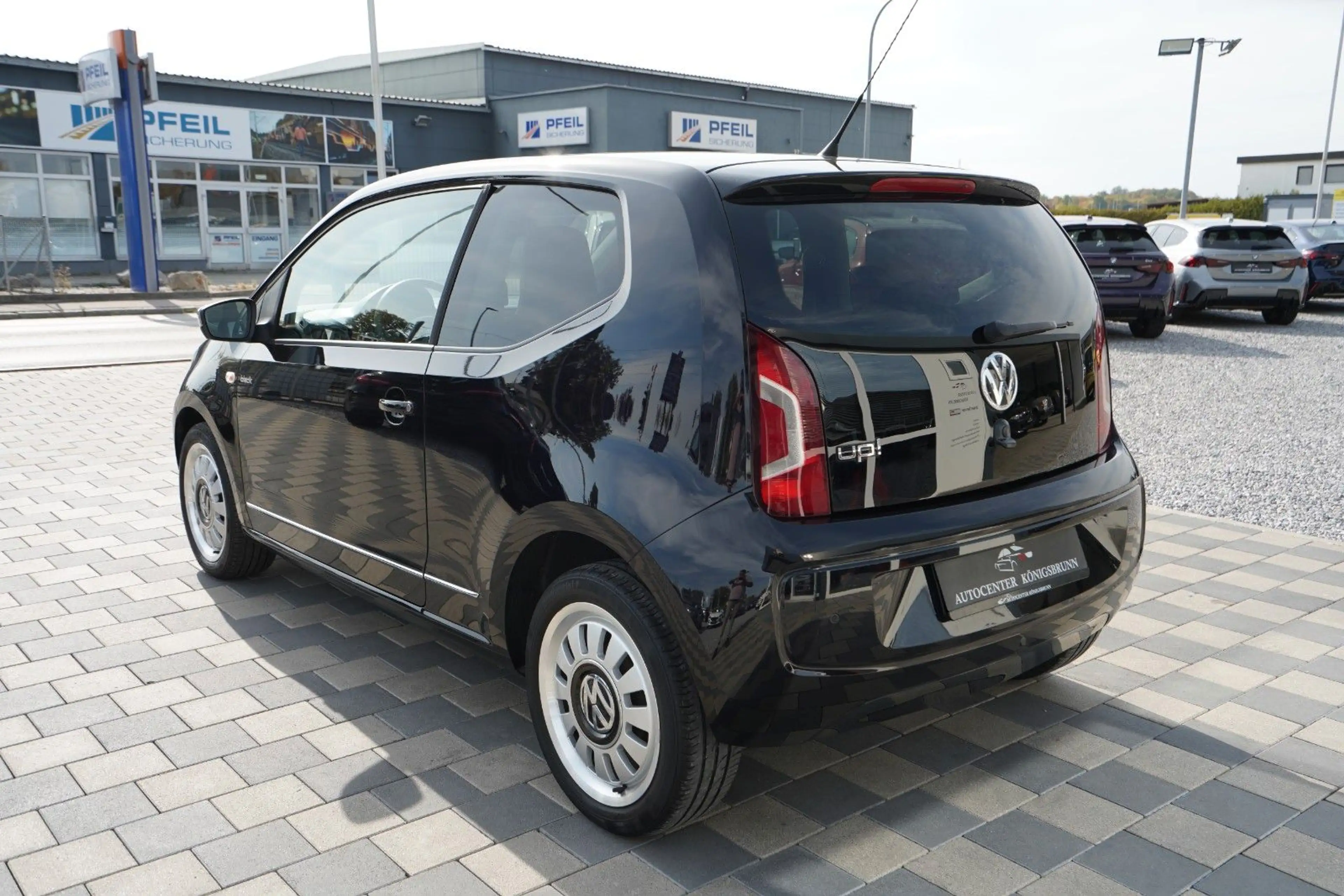 Volkswagen up! black up!*2.Hand*Tempo*Navi*PDC*SHZ*Klima — photo 7