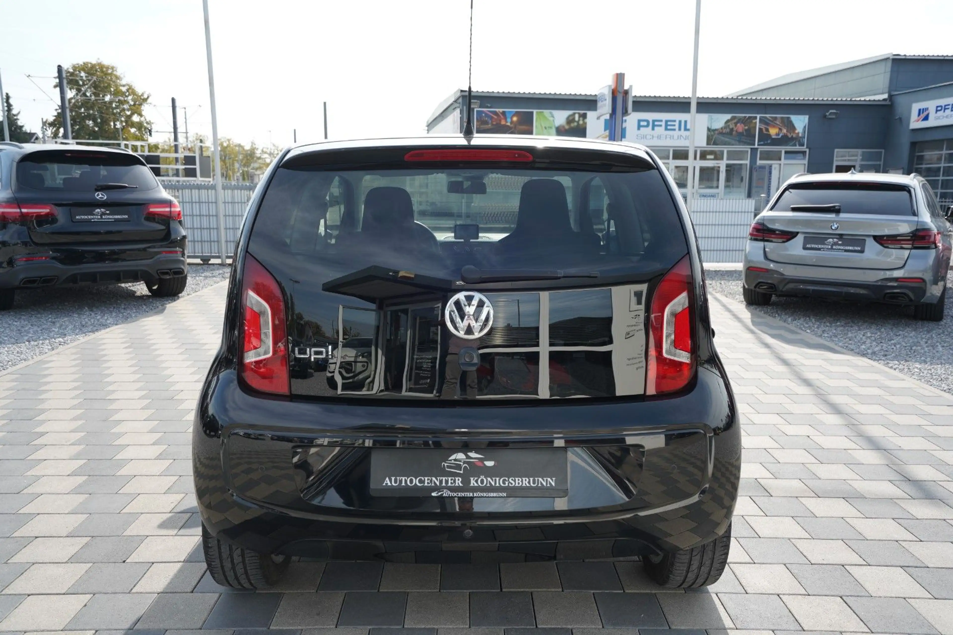 Volkswagen up! black up!*2.Hand*Tempo*Navi*PDC*SHZ*Klima — photo 6