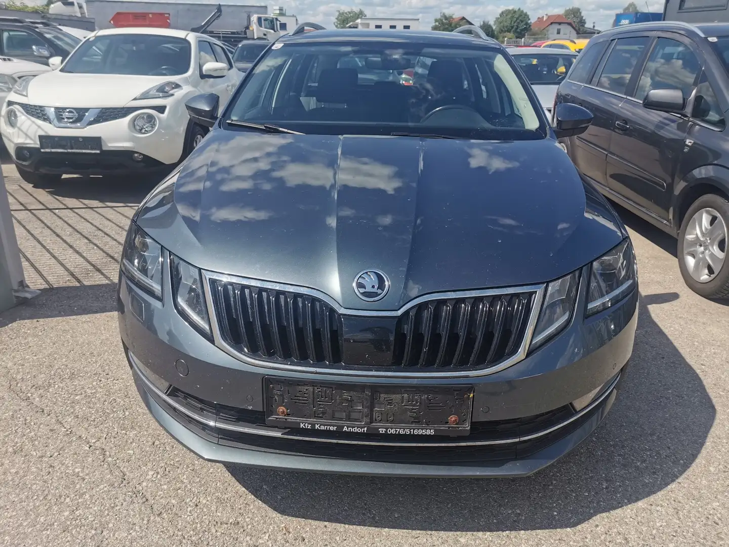 Skoda Octavia Style 4x4 Grau - 2
