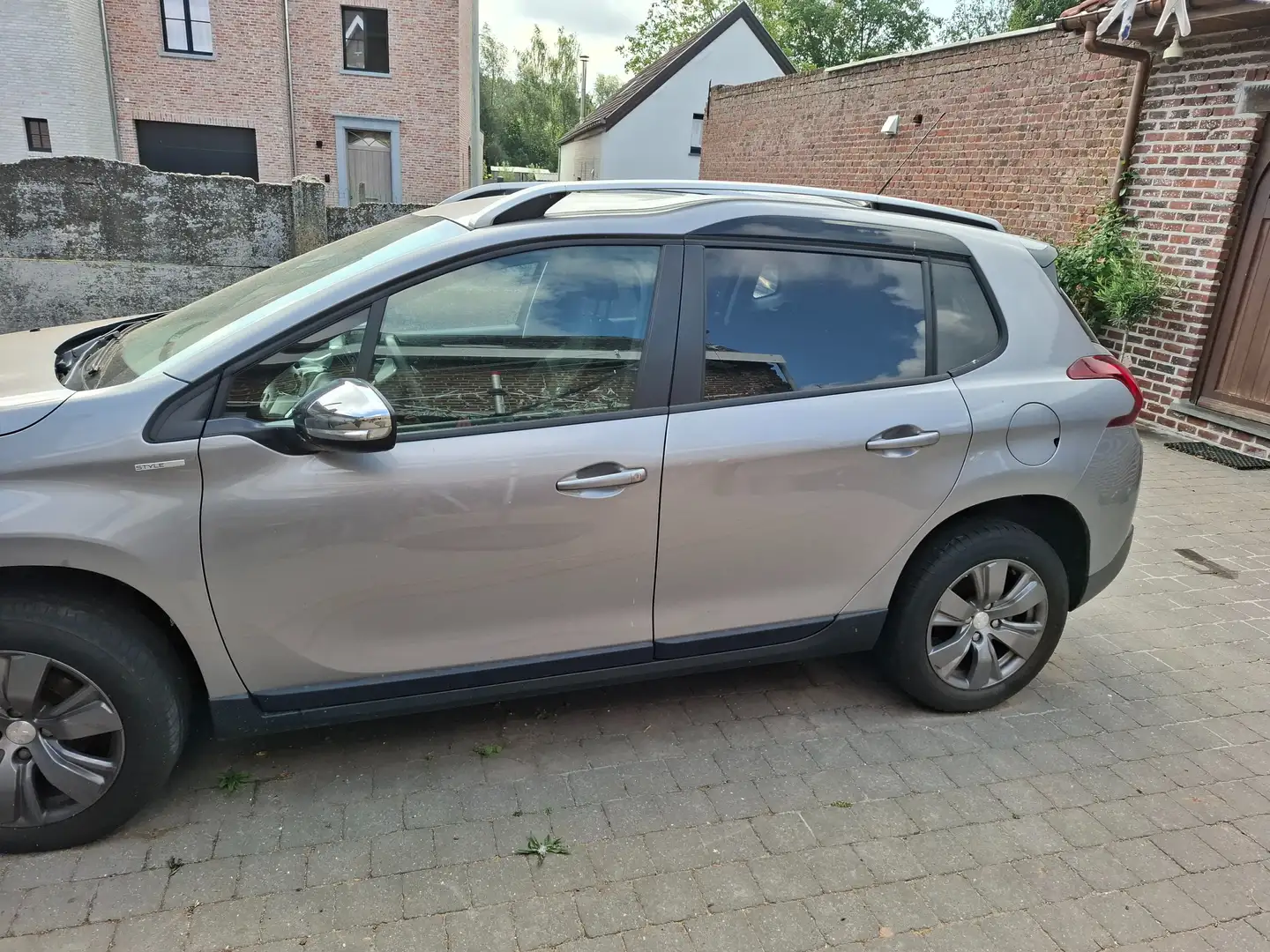 Peugeot 2008 2008 PureTech 82 Style Argent - 2