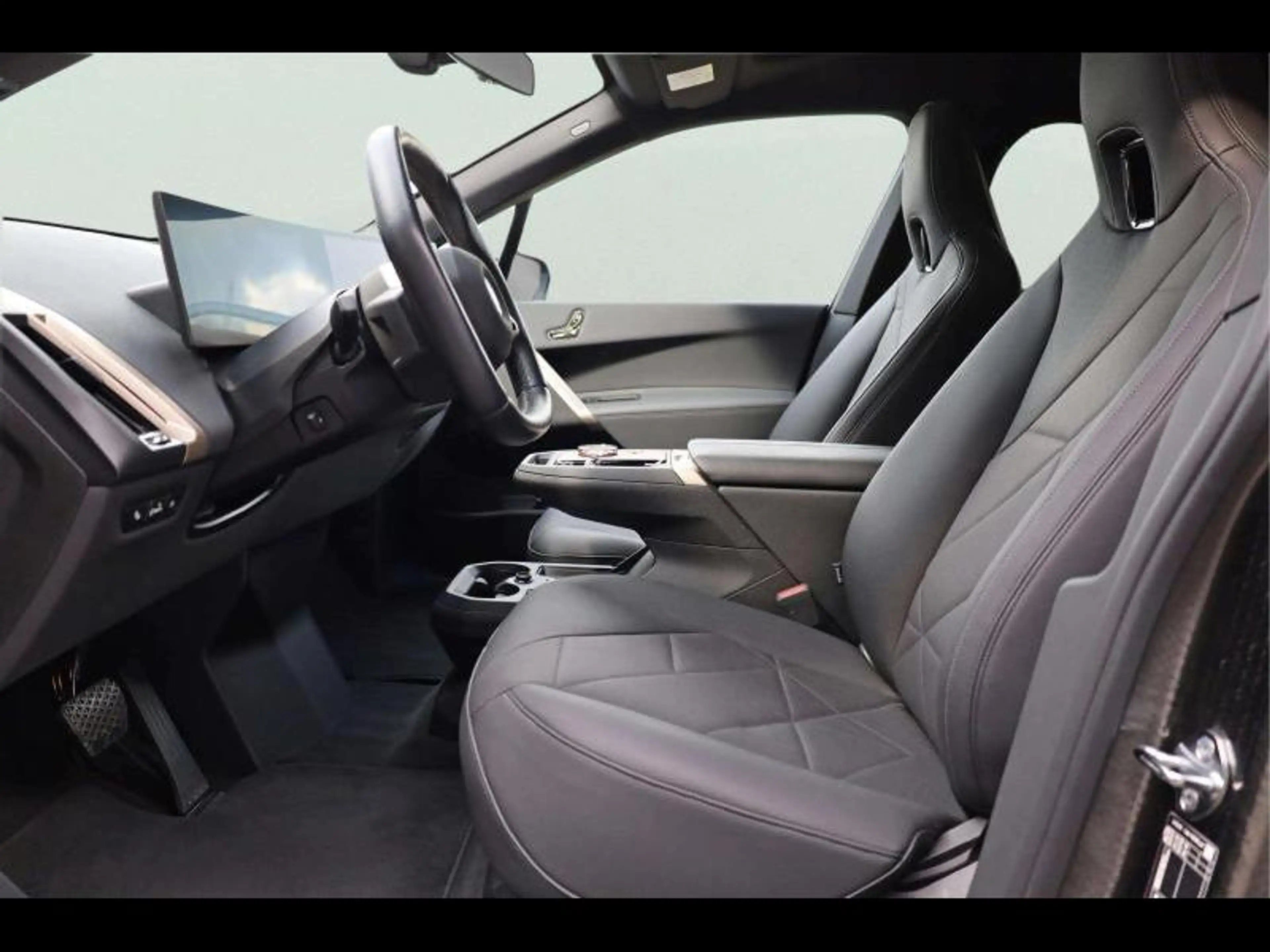 BMW iX xDrive50 Kit Sport — photo 9