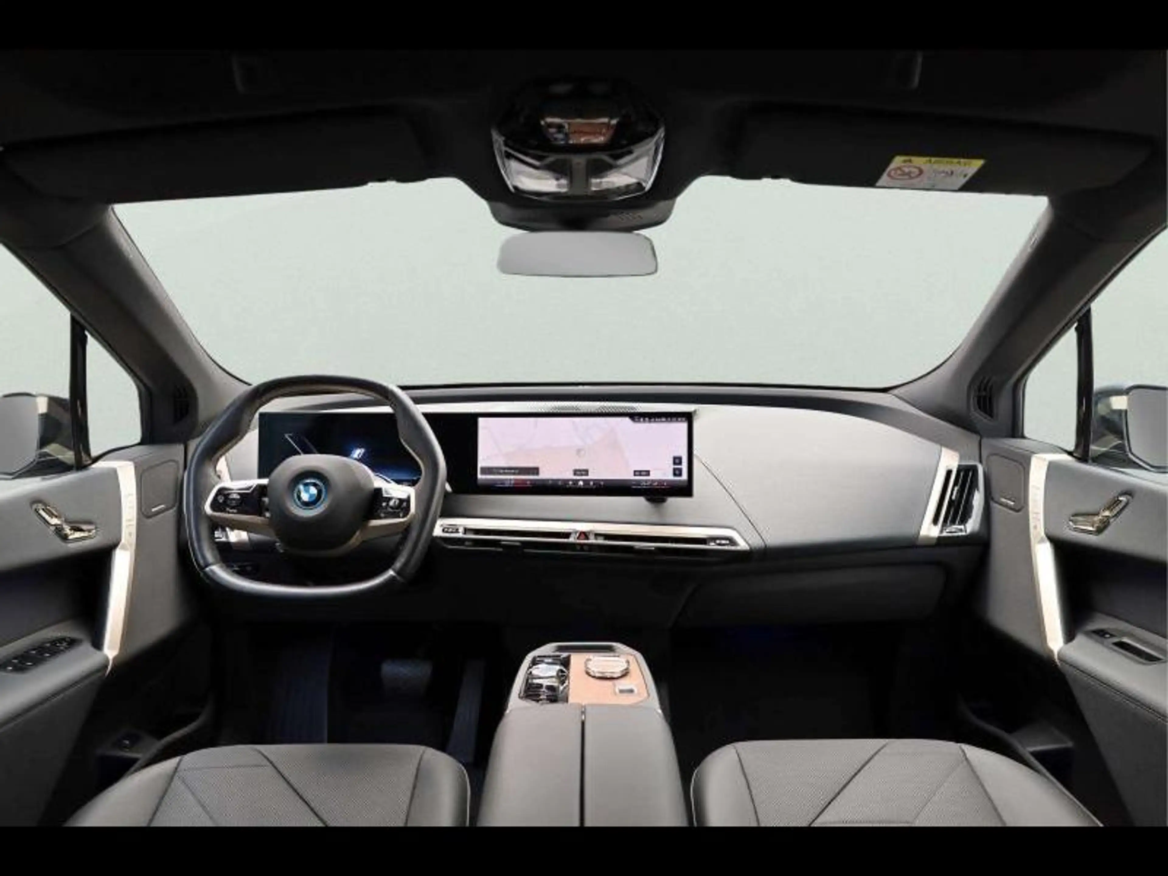 BMW iX xDrive50 Kit Sport — photo 7