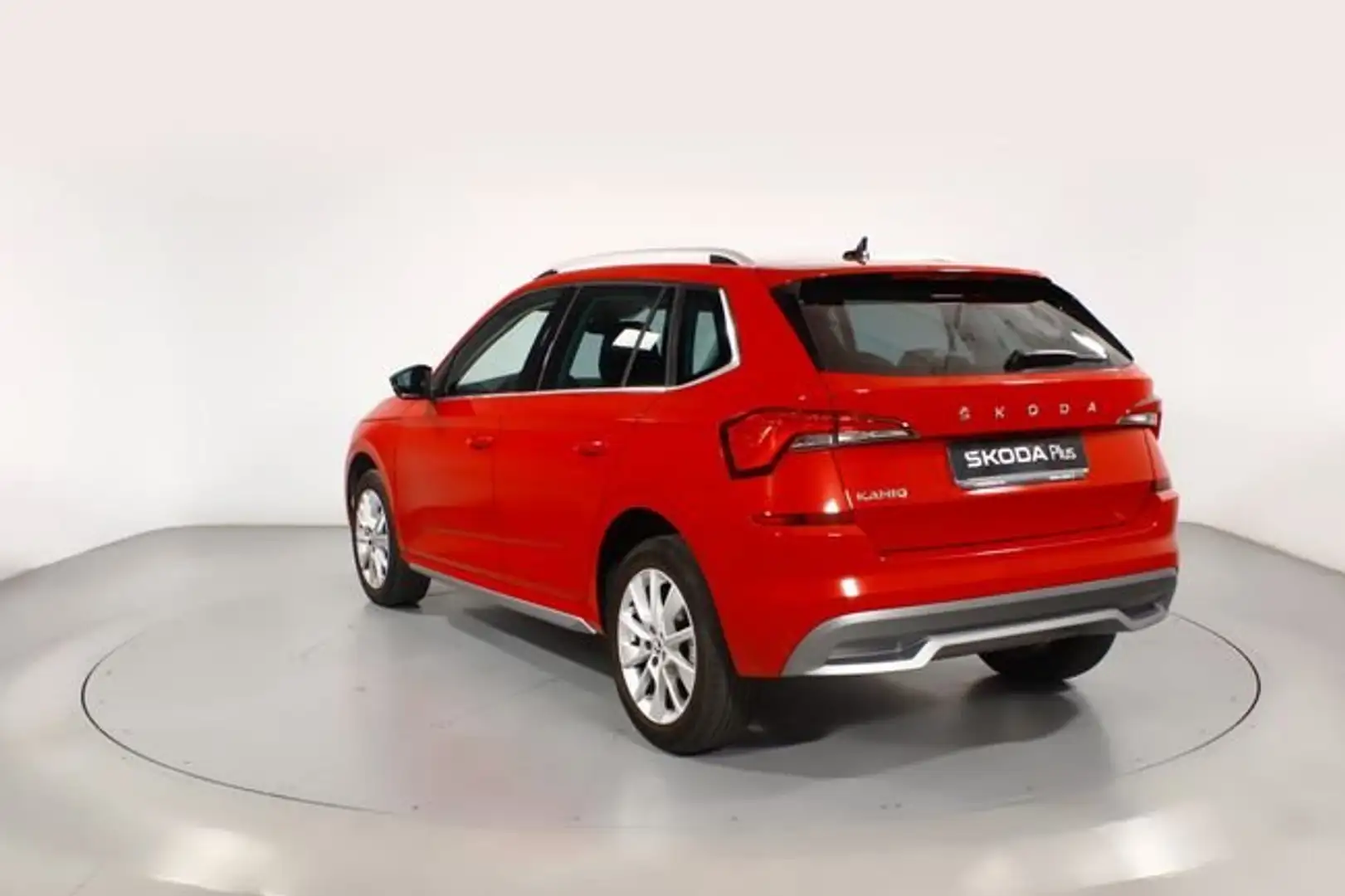 Skoda Kamiq 1.5 TSI Style DSG Rojo - 2