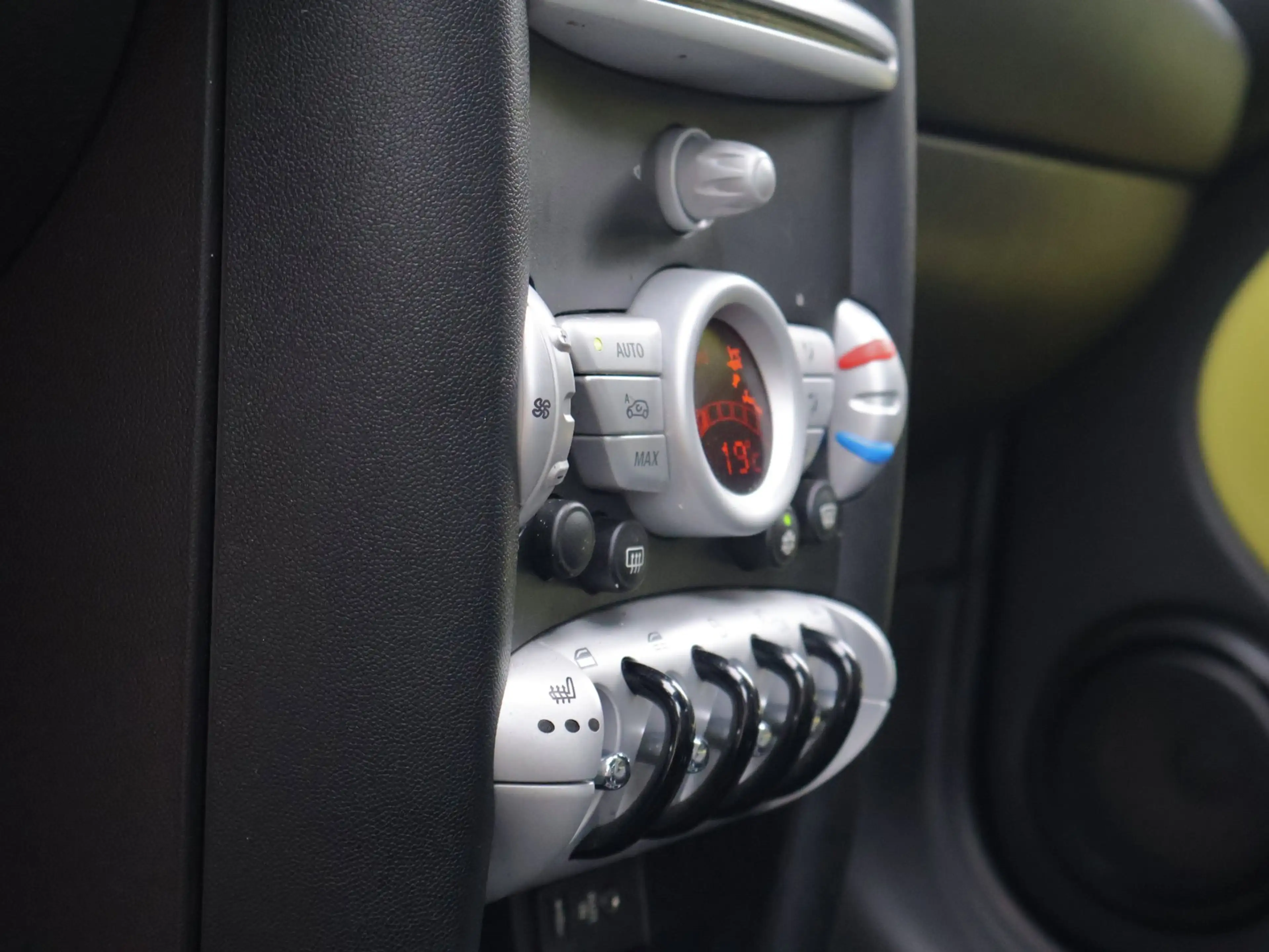 MINI Cooper S Cabrio Mini 1.6 Bluetooth/Xenon/Hifi/Stoelverwarm — photo 6