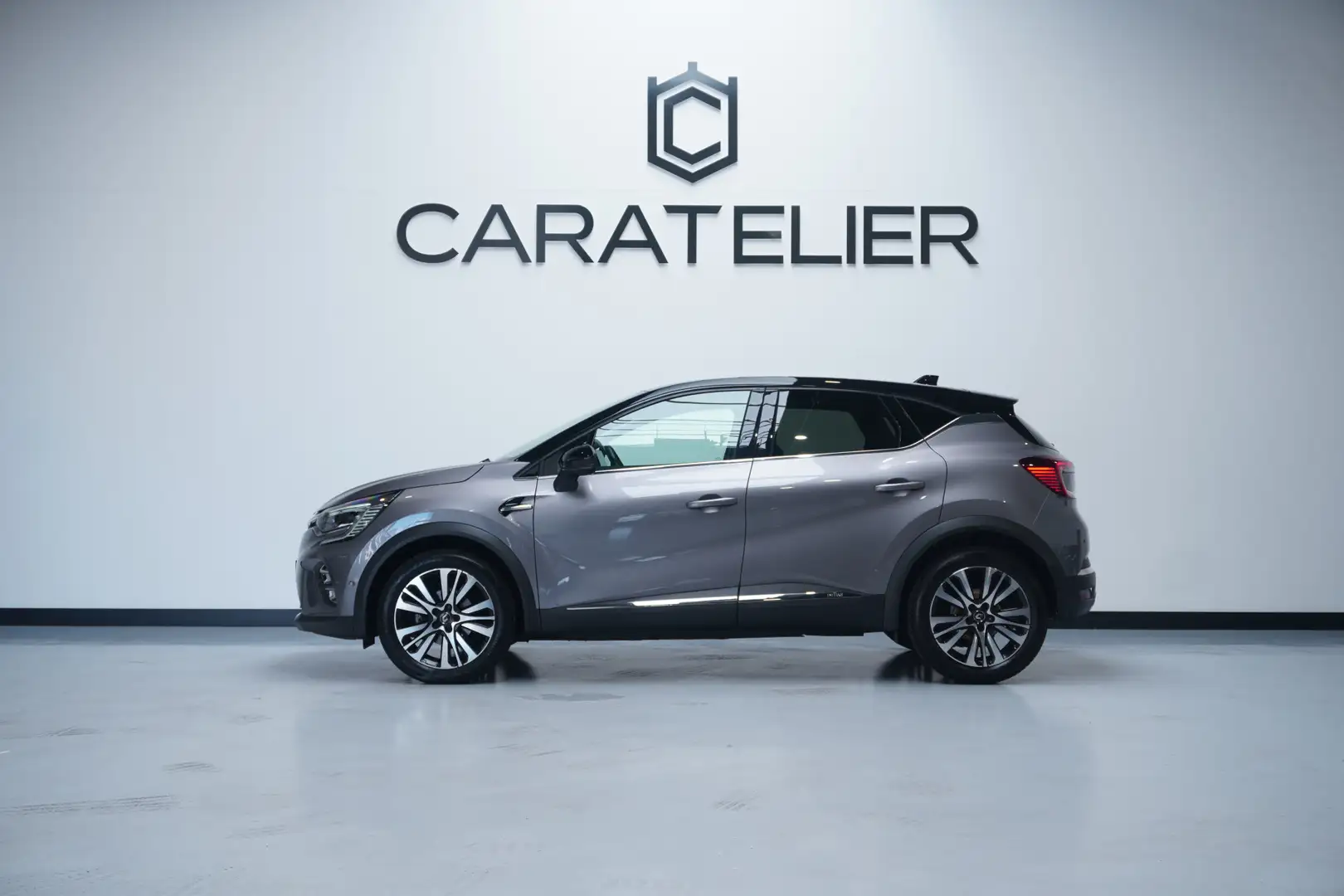Renault Captur 1.3 TCe 130 Initiale Paris / 1e eig / incl. 12M Ga Gri - 2