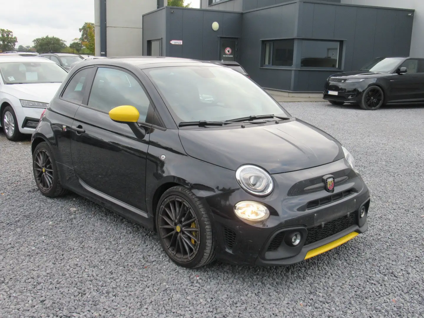 Abarth 695 1.4 / €16.520 netto / Pano / Navi / Carplay /.. Zwart - 1