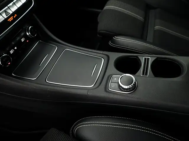 Mercedes-Benz Gla view 14