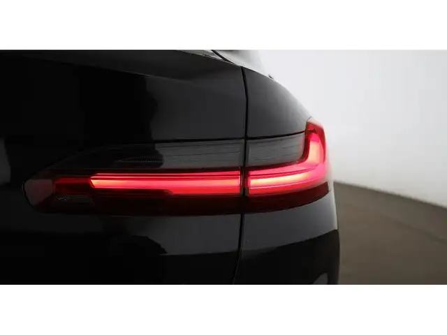 BMW X4 xDrive 20d M-Sport Aut LED LEDER NAVI SITZHZG Ansicht 10