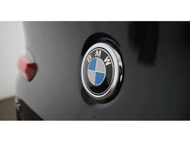 BMW X4 xDrive 20d M-Sport Aut LED LEDER NAVI SITZHZG Ansicht 9