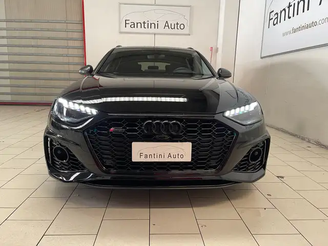 Audi RS4 Avant view 10