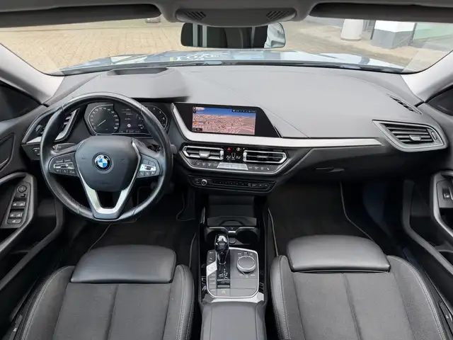 BMW 2 Series view 3