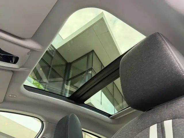 BMW 2 Series view 8
