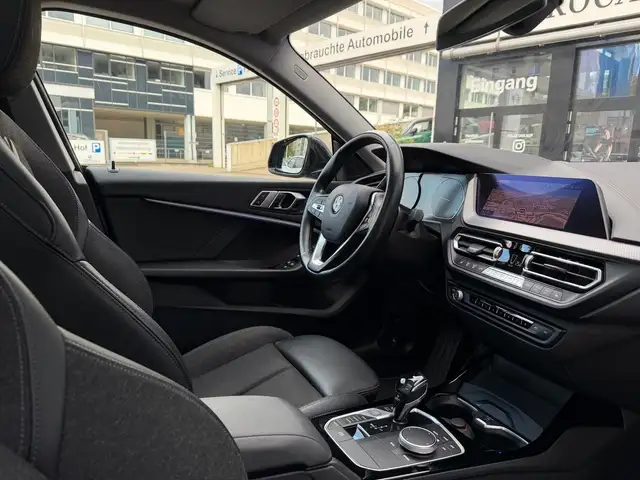 BMW 2 Series view 5