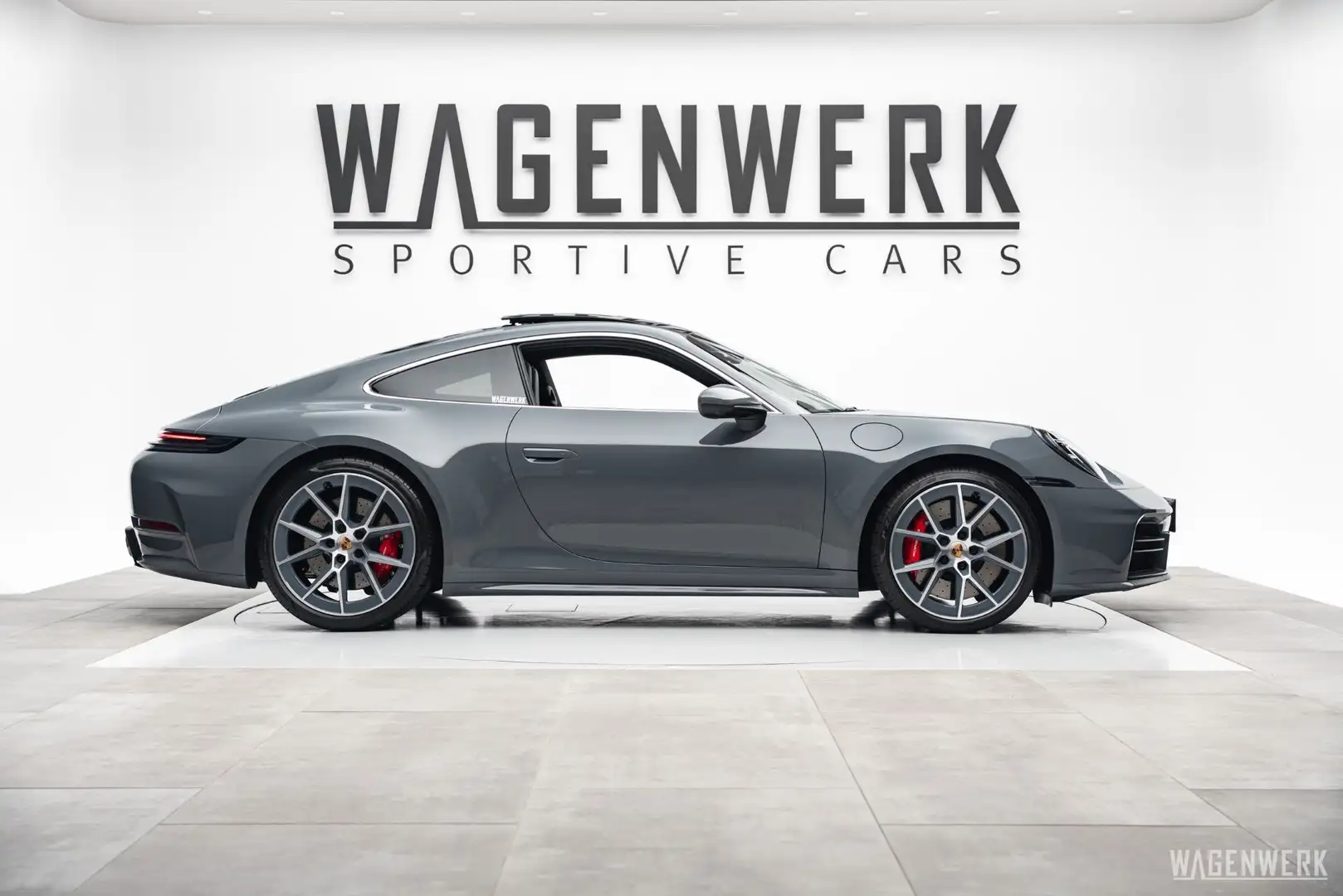 Porsche 911 992.2 Carrera 4S SPORTDESIGN ACC BOSE 18WEGE GLAS Grau - 2
