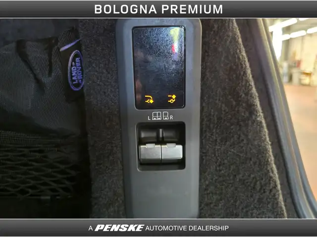 Land Rover Range Rover Sport view 12