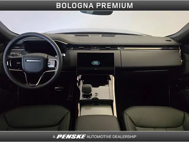 Land Rover Range Rover Sport view 4