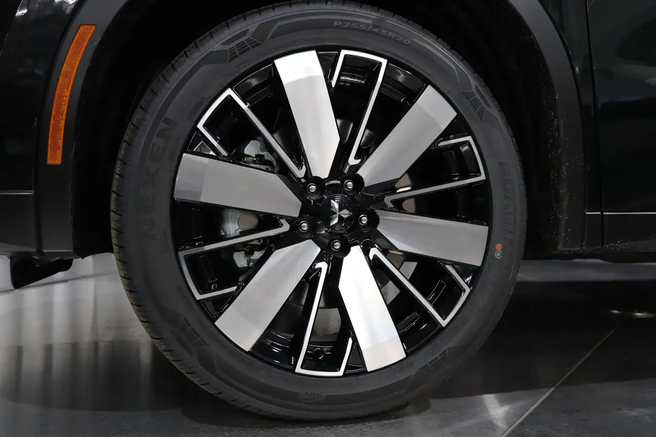 Mitsubishi Outlander снимка Mitsubishi Outlander