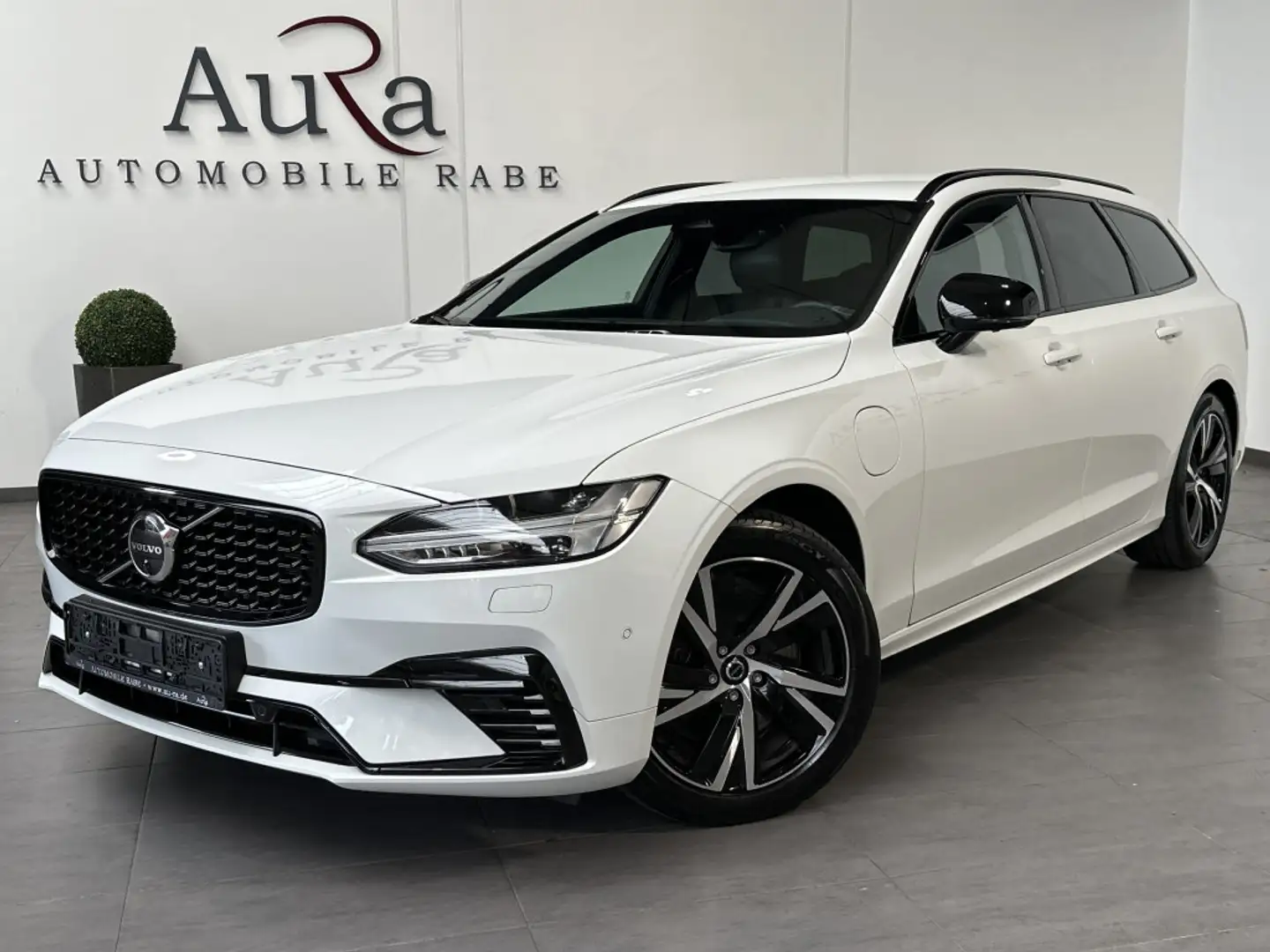 Volvo V90 T8 Recharge AWD R-Design NAV+LED+ACC+360°+VC Bianco - 1