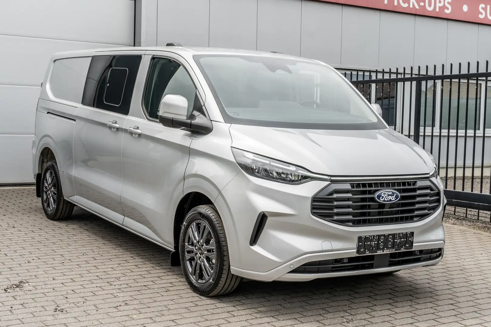 Ford Transit Custom 2.0TDCi Limited L2 5pl. - 5j Warranty - 42.800ex Zilver - 1