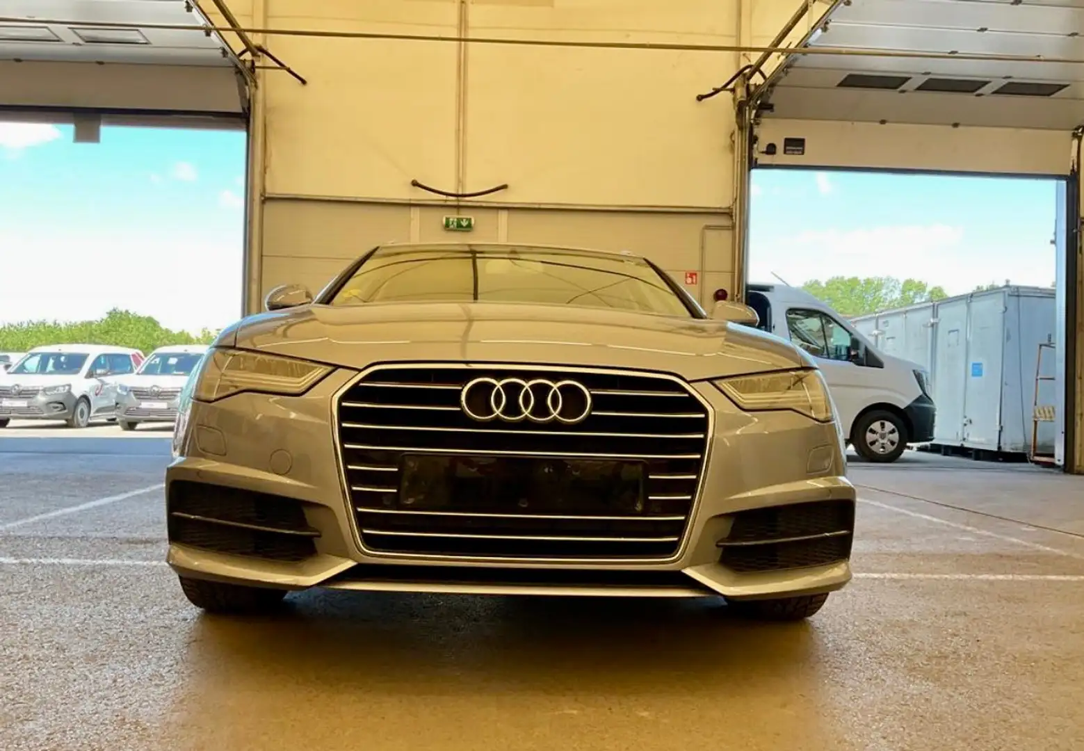 Audi A6 A6 Avant 2.0 tdi Ultra s-tronic Grijs - 2