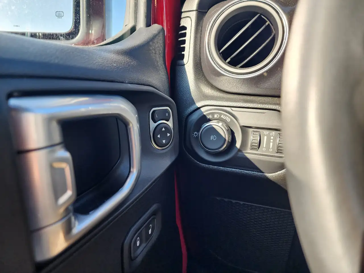 Jeep Wrangler снимка Jeep Wrangler
