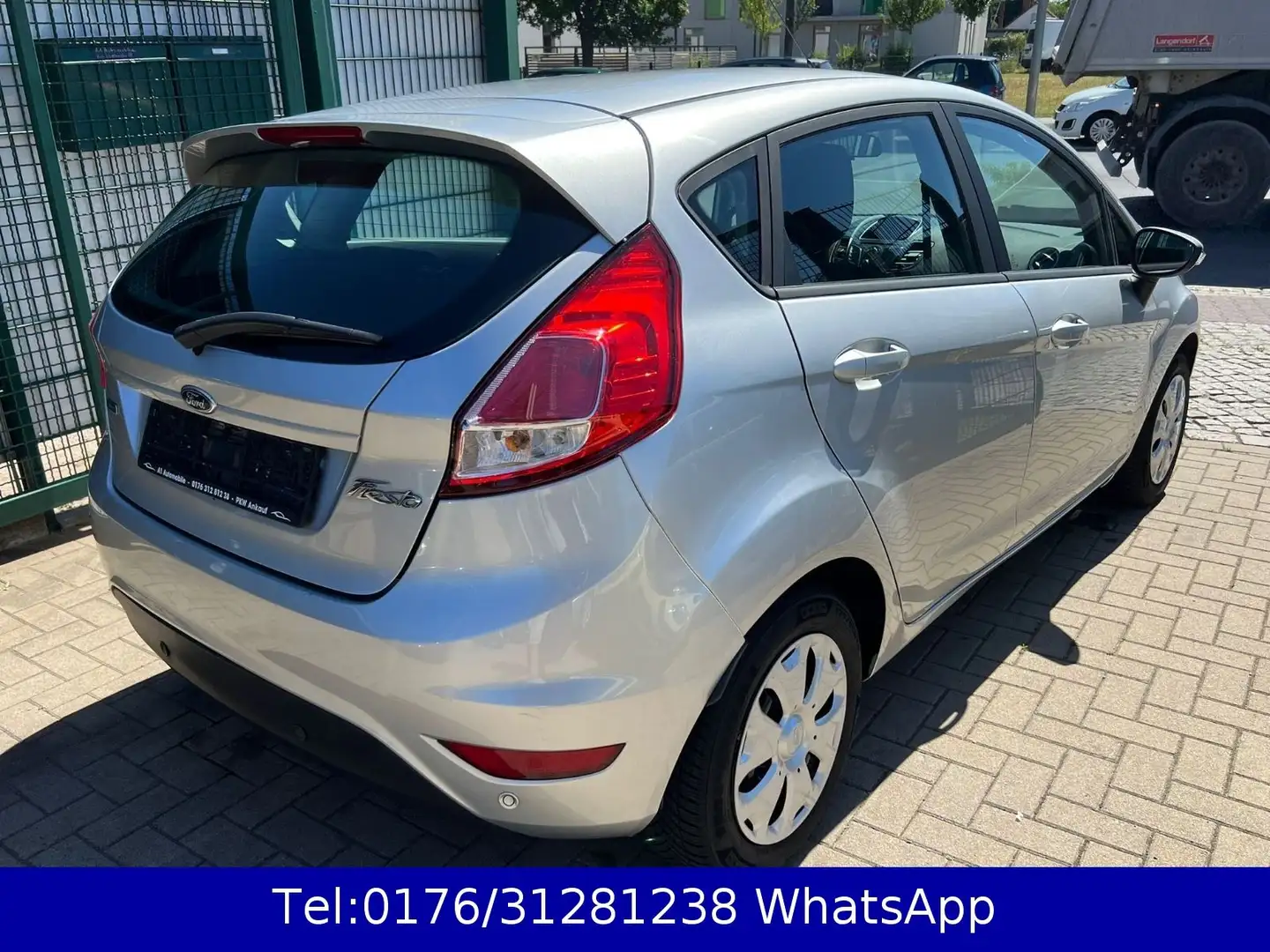 Ford Fiesta Trend !! 77TKM !! 4.Türer !! Tüv-Neu Ezüst - 2
