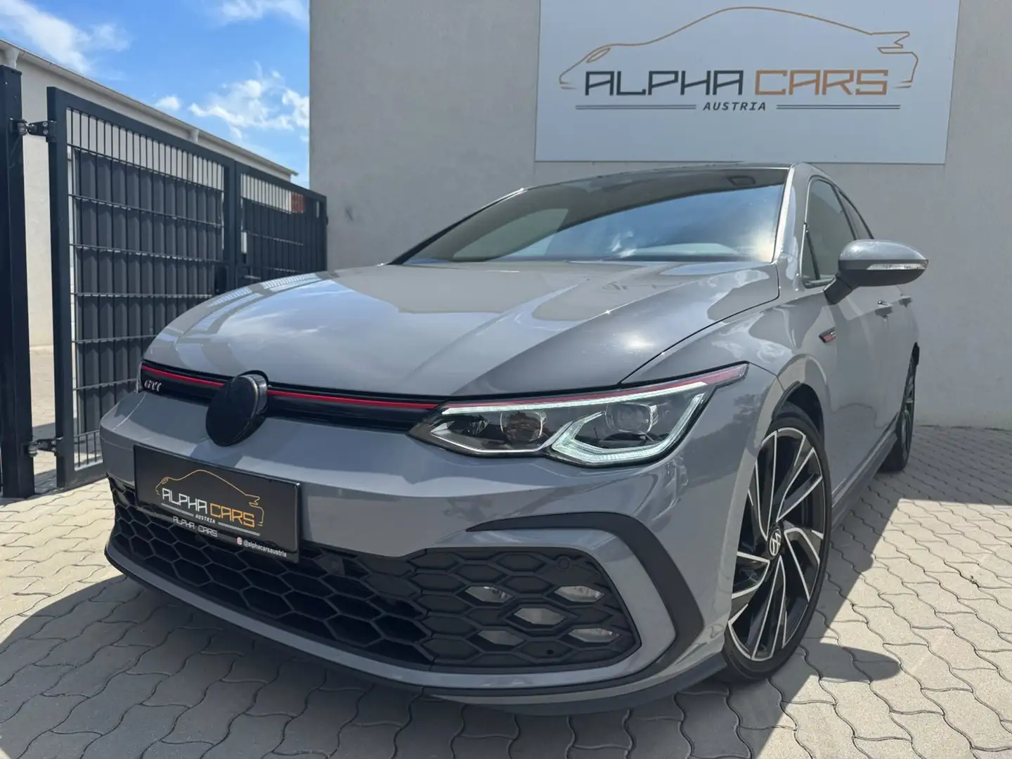 Volkswagen Golf VIII 2.0 TSI GTI DSG Grau - 2