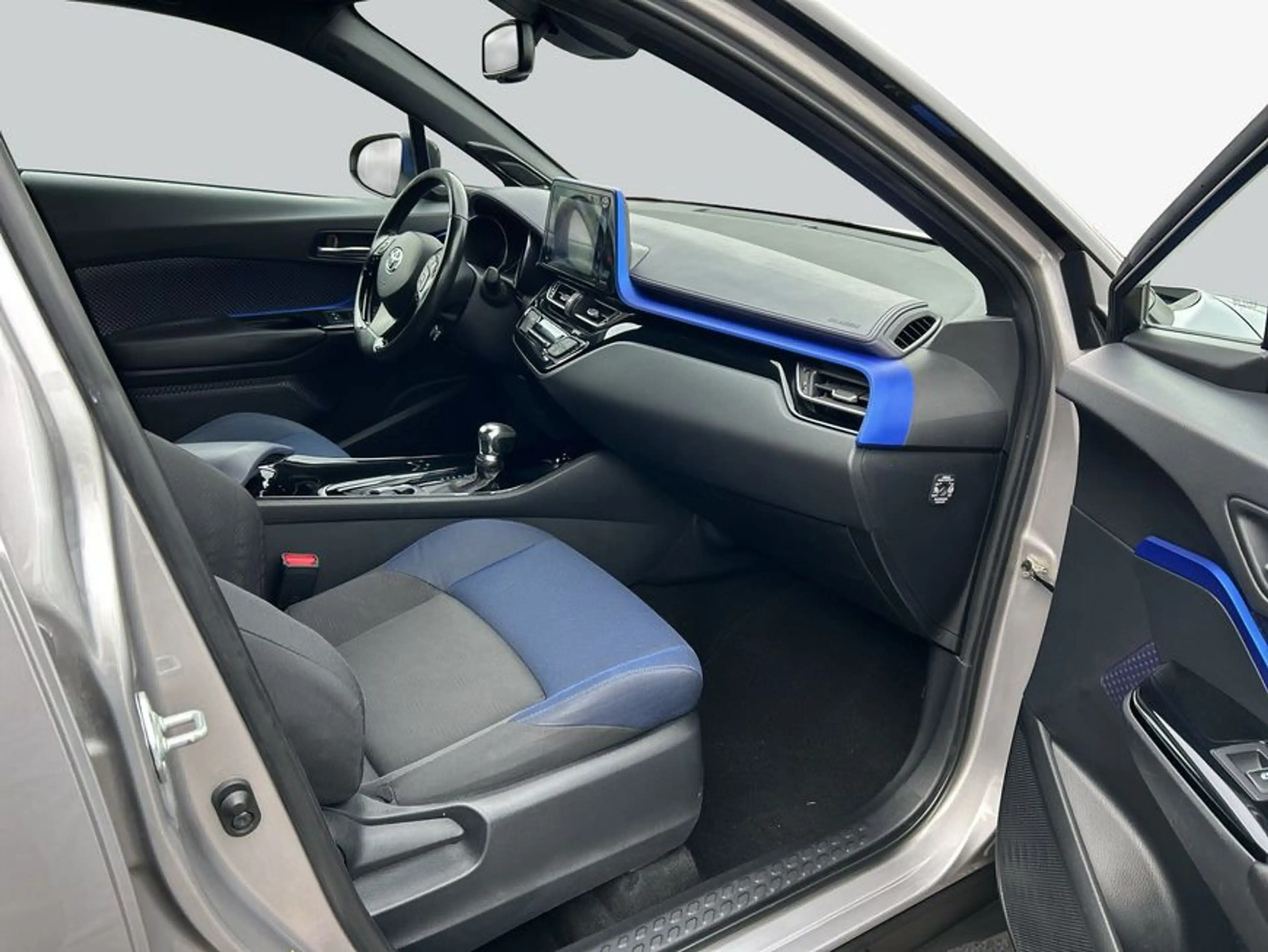 Toyota C-HR 1.8 Hybrid Style Selection — photo 12