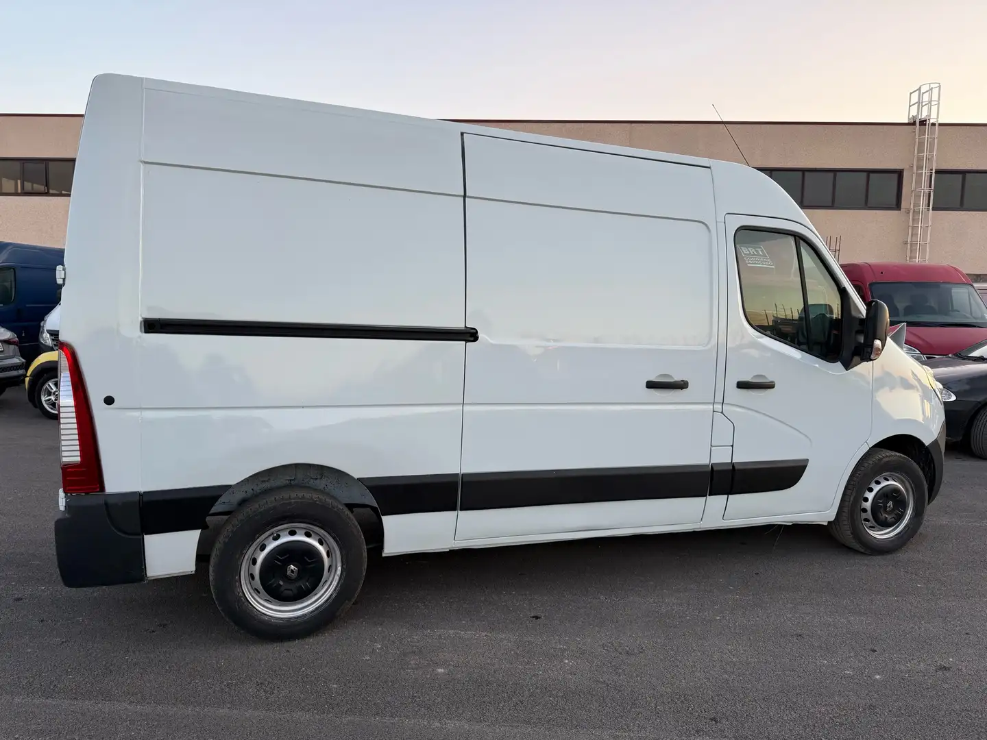 Renault Master T35 - 2.3 Dci - 131 cv - L2H2 - PRENDO PERMUTE Blanco - 2