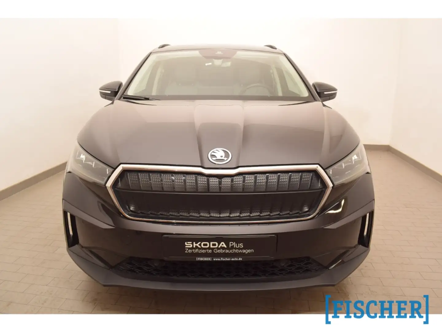 Skoda Enyaq iV 62 kWh Navi LED Rear View SHZ PDC Schwarz - 2