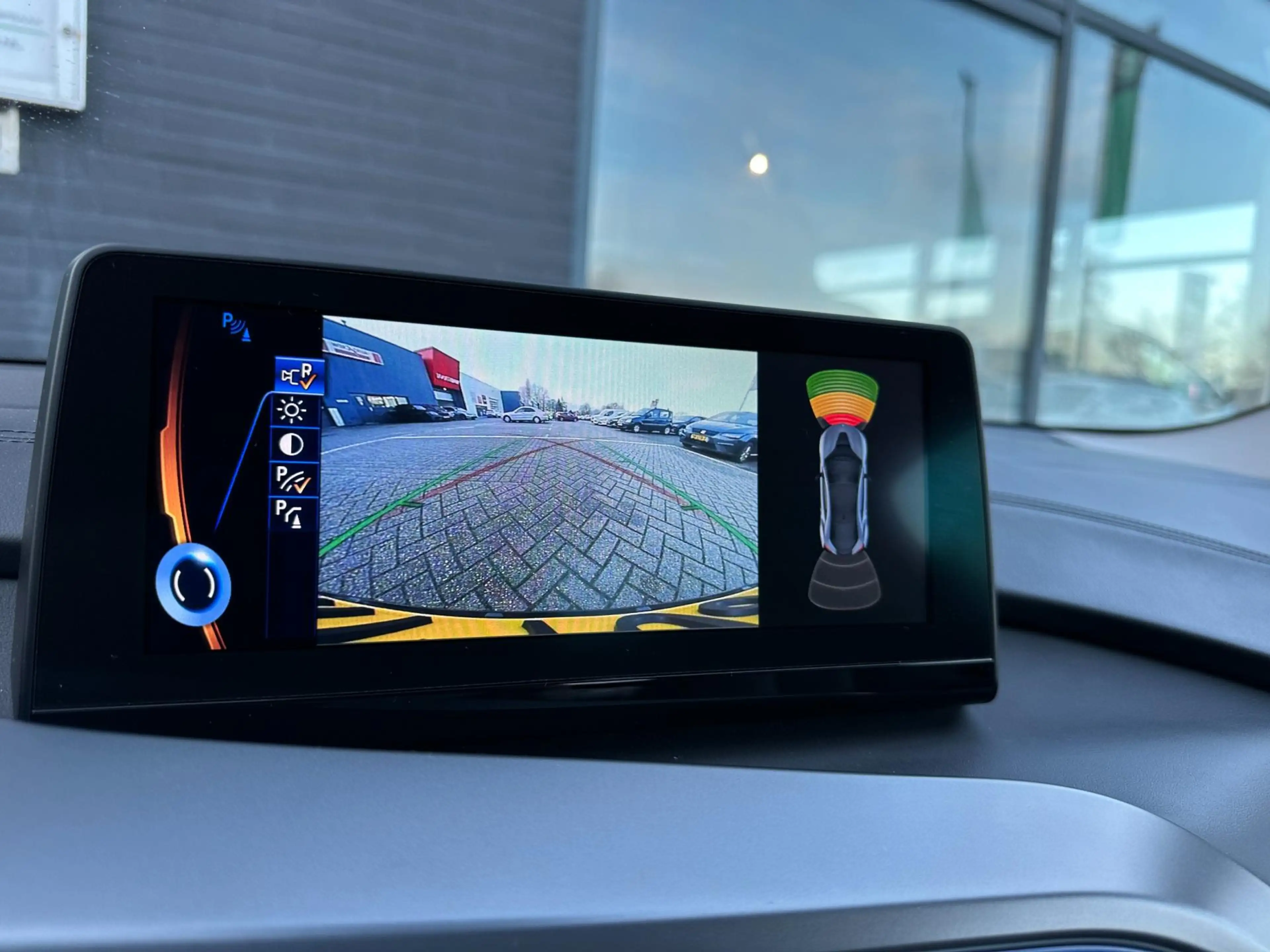 BMW i8 1.5/LEDER/NAVI/CAMERA/DELERONDERHOUDEN/NL-AUTO NAP — photo 34