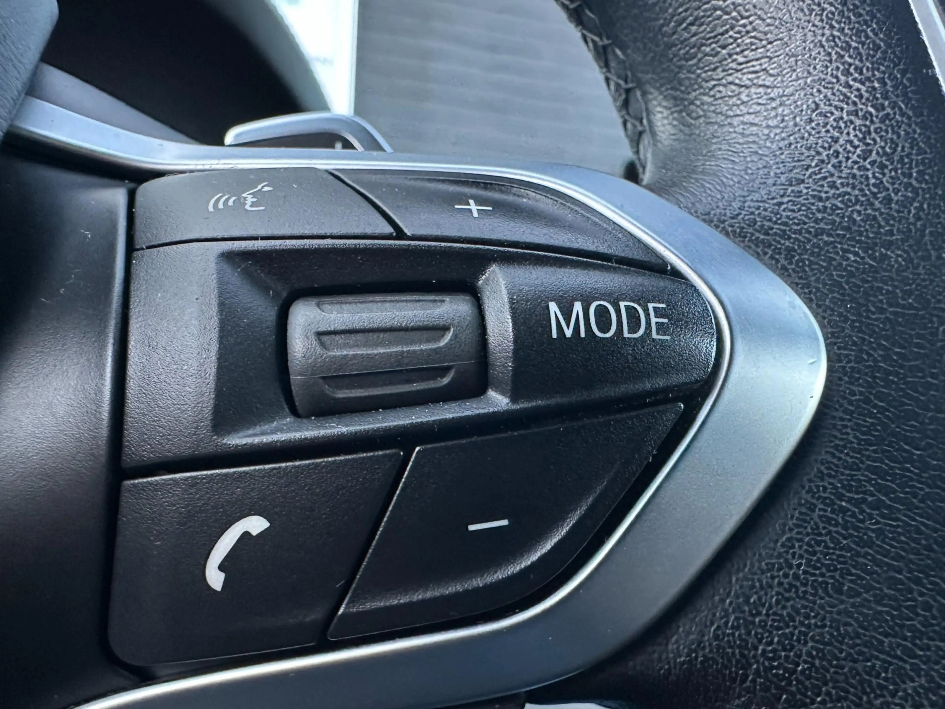 BMW i8 1.5/LEDER/NAVI/CAMERA/DELERONDERHOUDEN/NL-AUTO NAP — photo 25