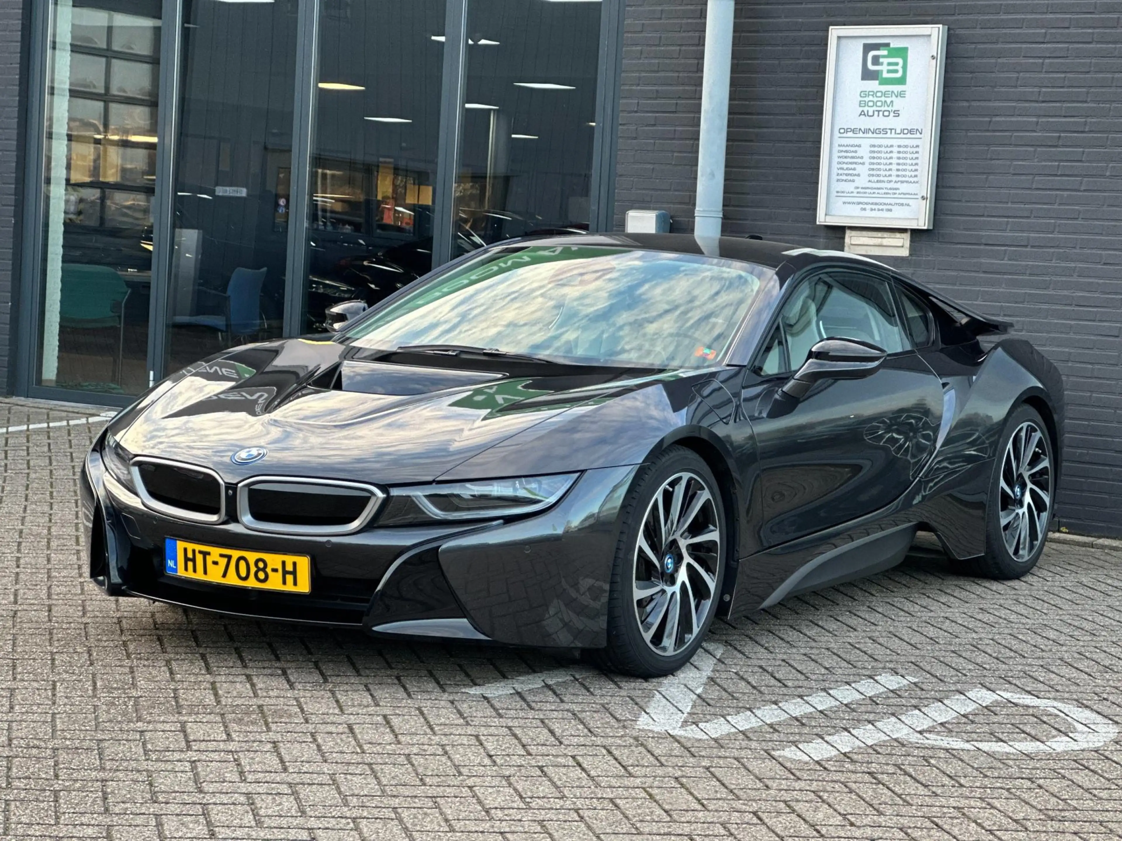 BMW i8 1.5/LEDER/NAVI/CAMERA/DELERONDERHOUDEN/NL-AUTO NAP — photo 5