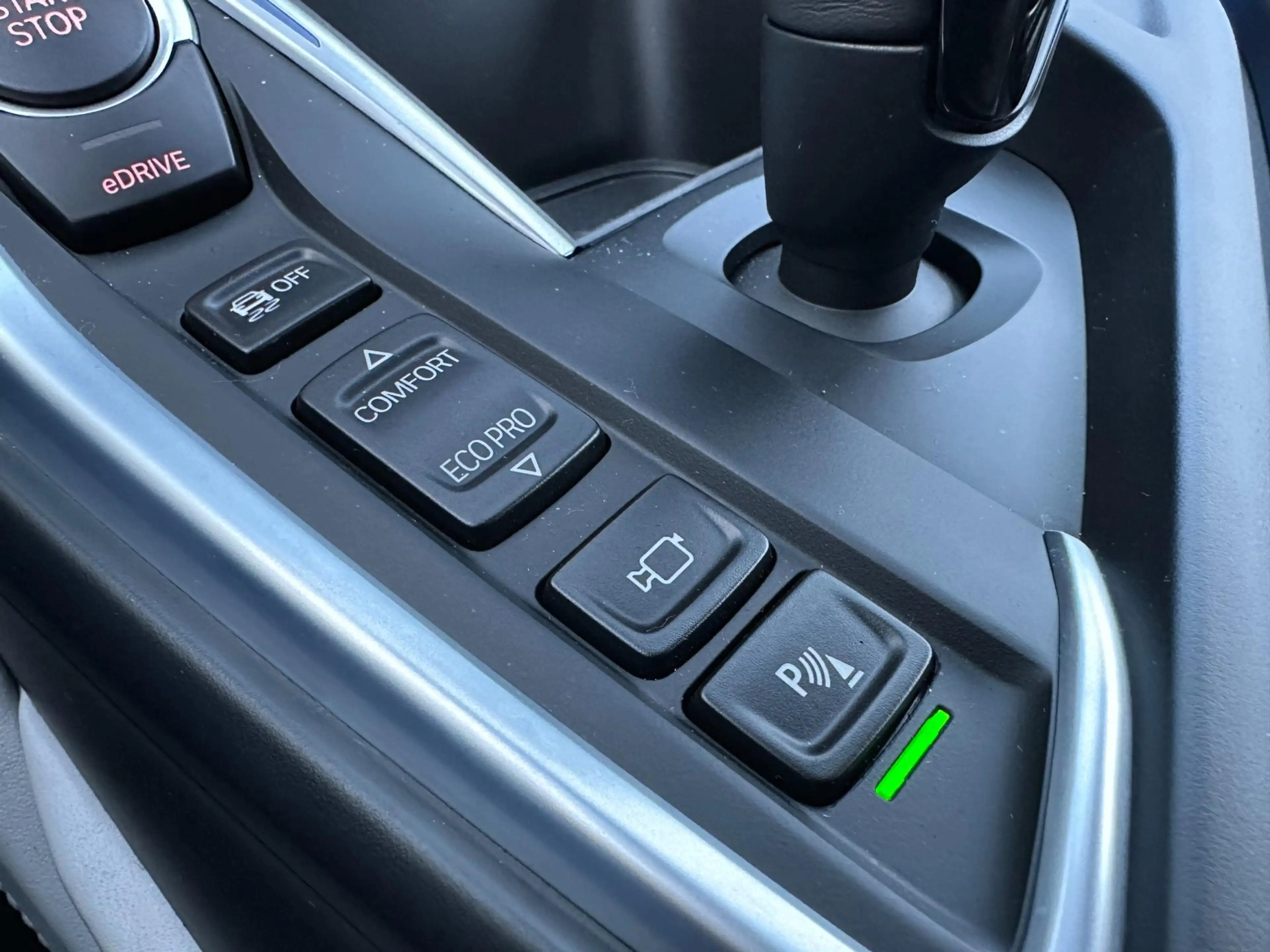 BMW i8 1.5/LEDER/NAVI/CAMERA/DELERONDERHOUDEN/NL-AUTO NAP — photo 27