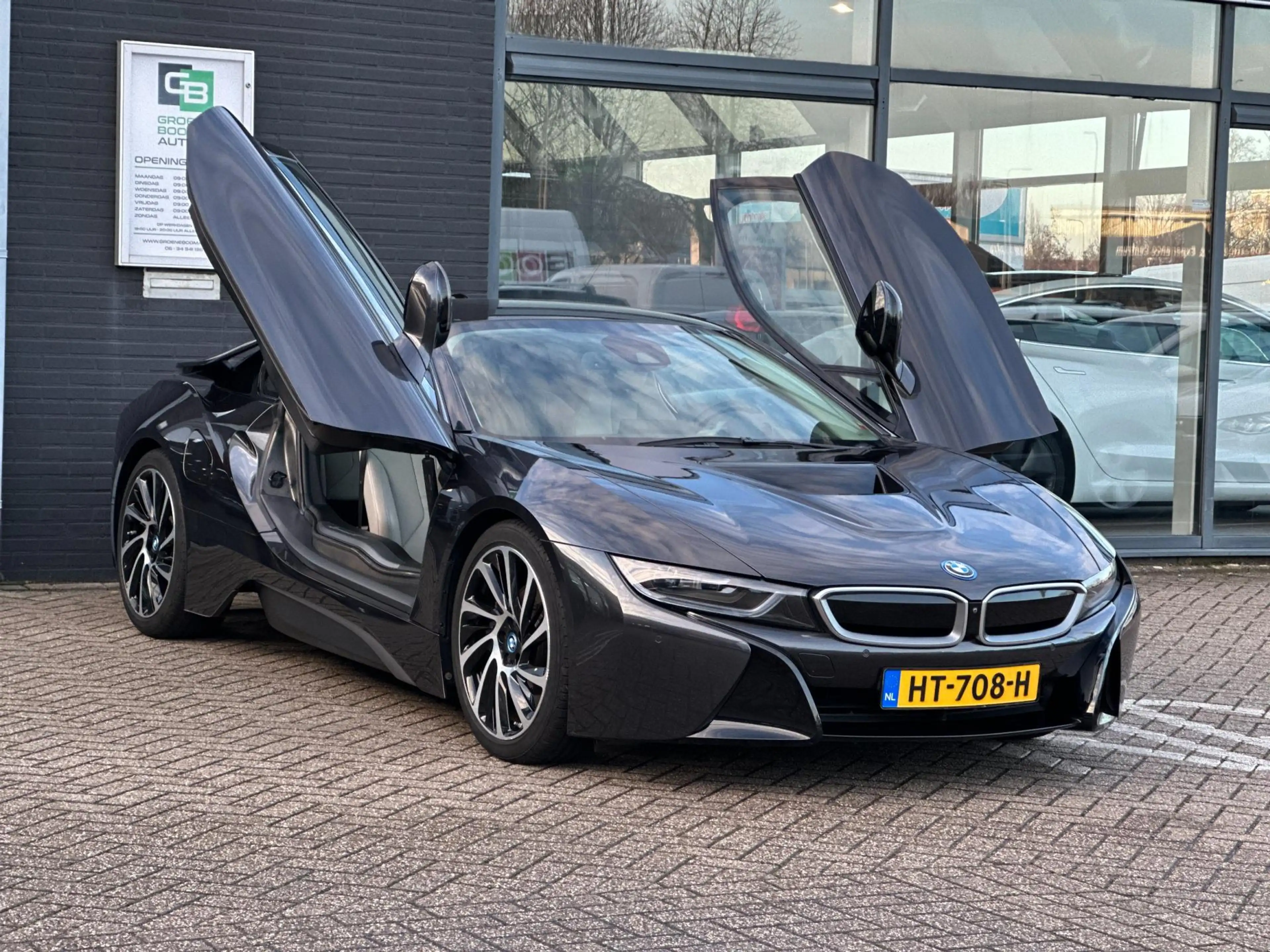 BMW i8 1.5/LEDER/NAVI/CAMERA/DELERONDERHOUDEN/NL-AUTO NAP — photo 3