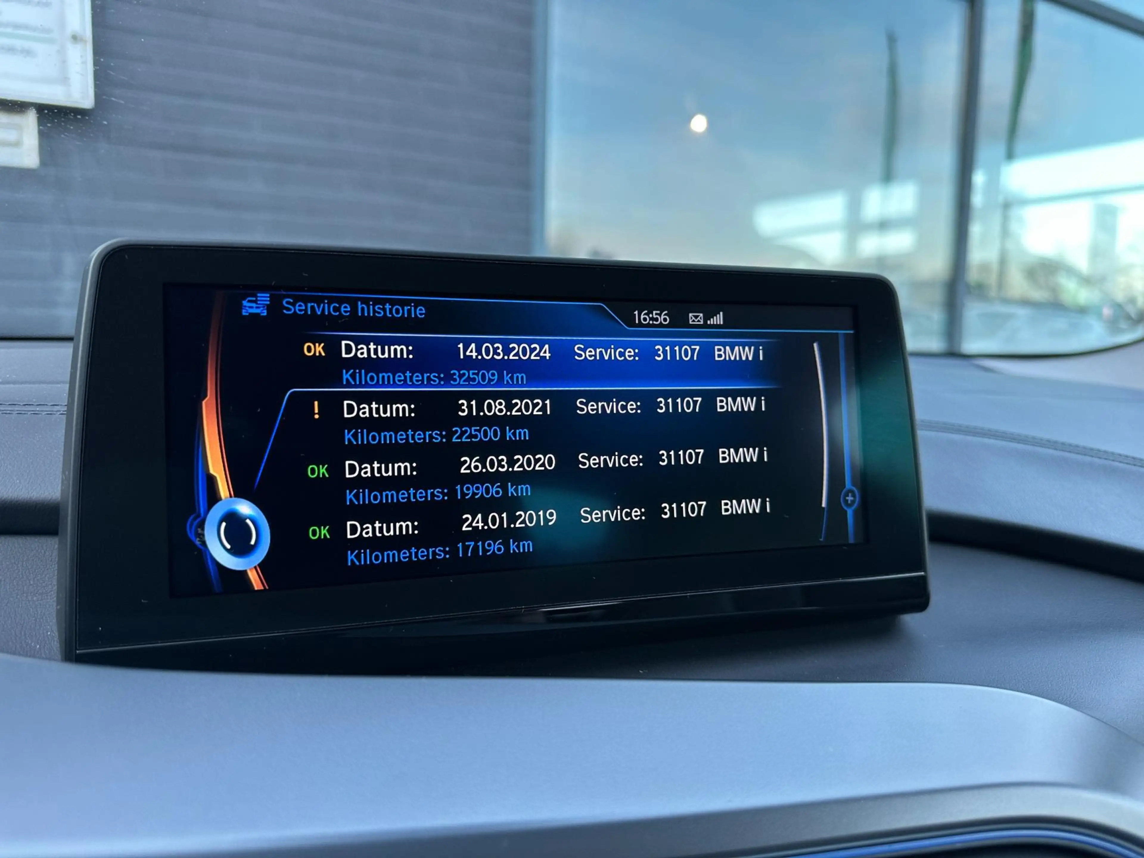 BMW i8 1.5/LEDER/NAVI/CAMERA/DELERONDERHOUDEN/NL-AUTO NAP — photo 36
