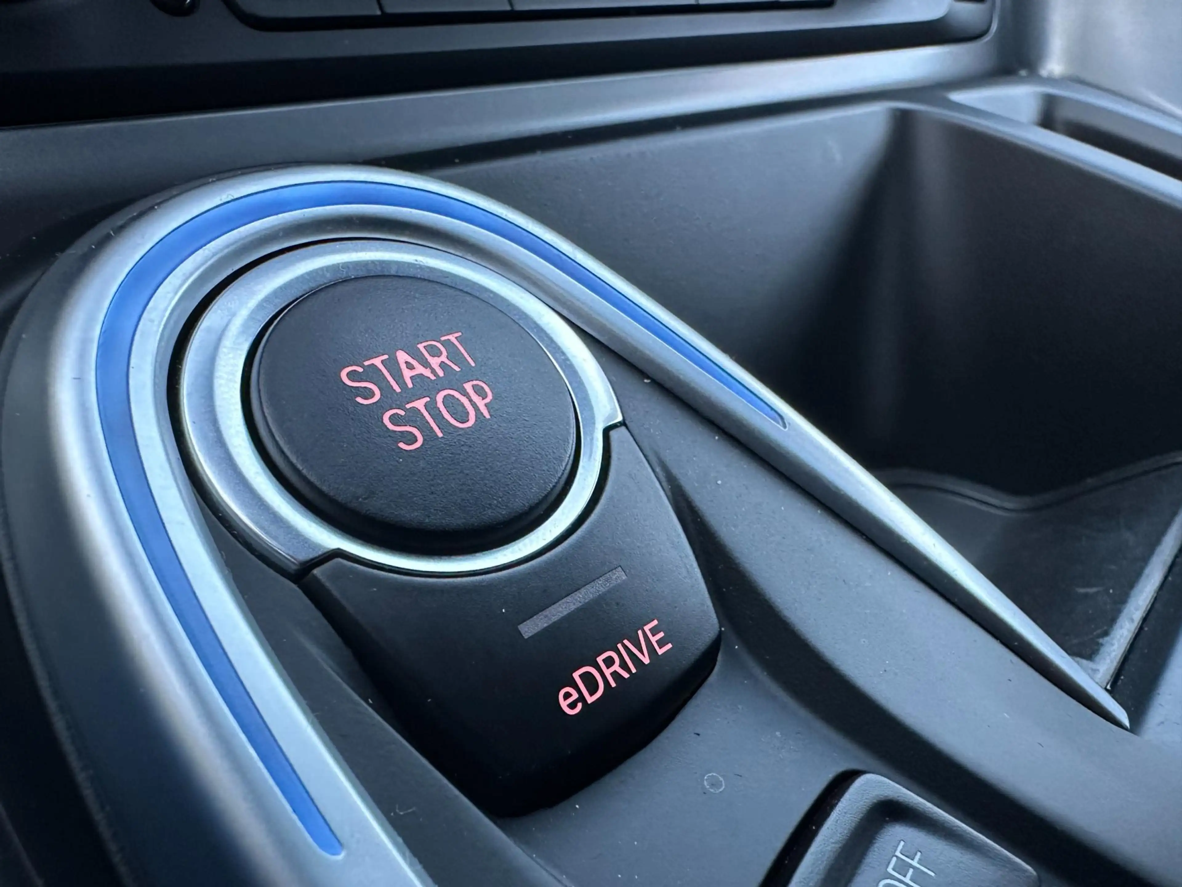 BMW i8 1.5/LEDER/NAVI/CAMERA/DELERONDERHOUDEN/NL-AUTO NAP — photo 28