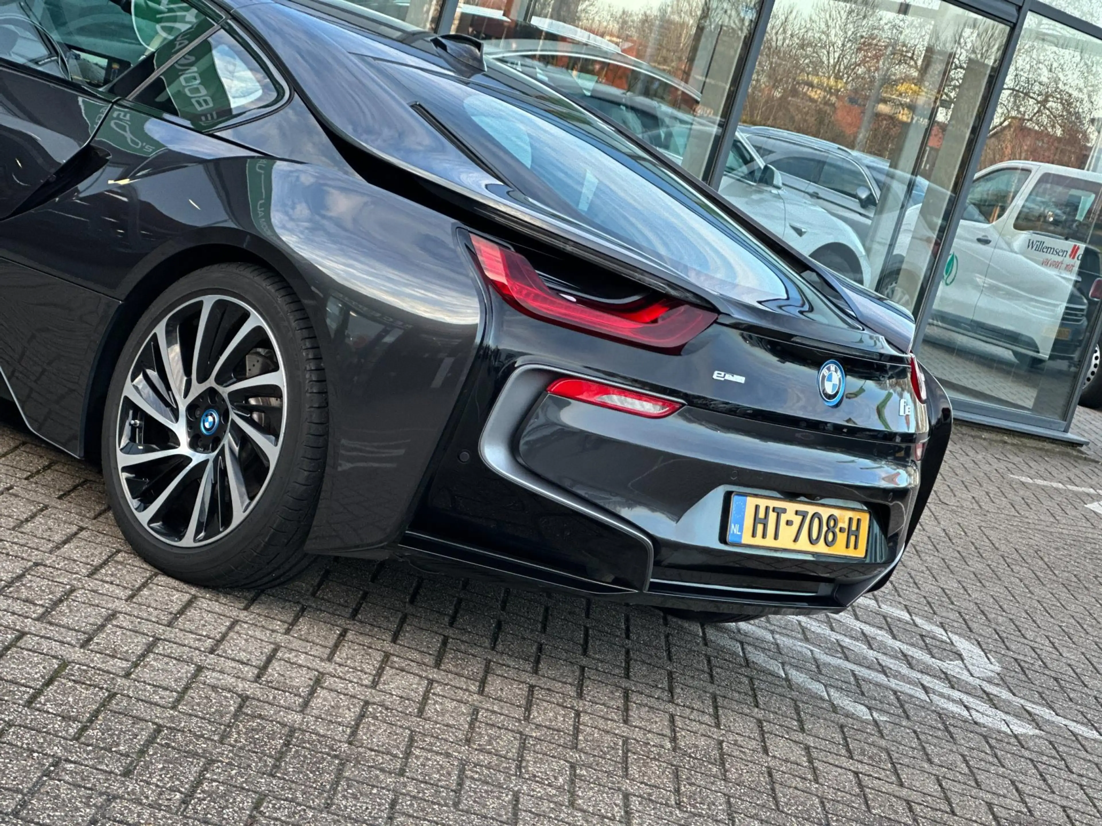 BMW i8 1.5/LEDER/NAVI/CAMERA/DELERONDERHOUDEN/NL-AUTO NAP — photo 13