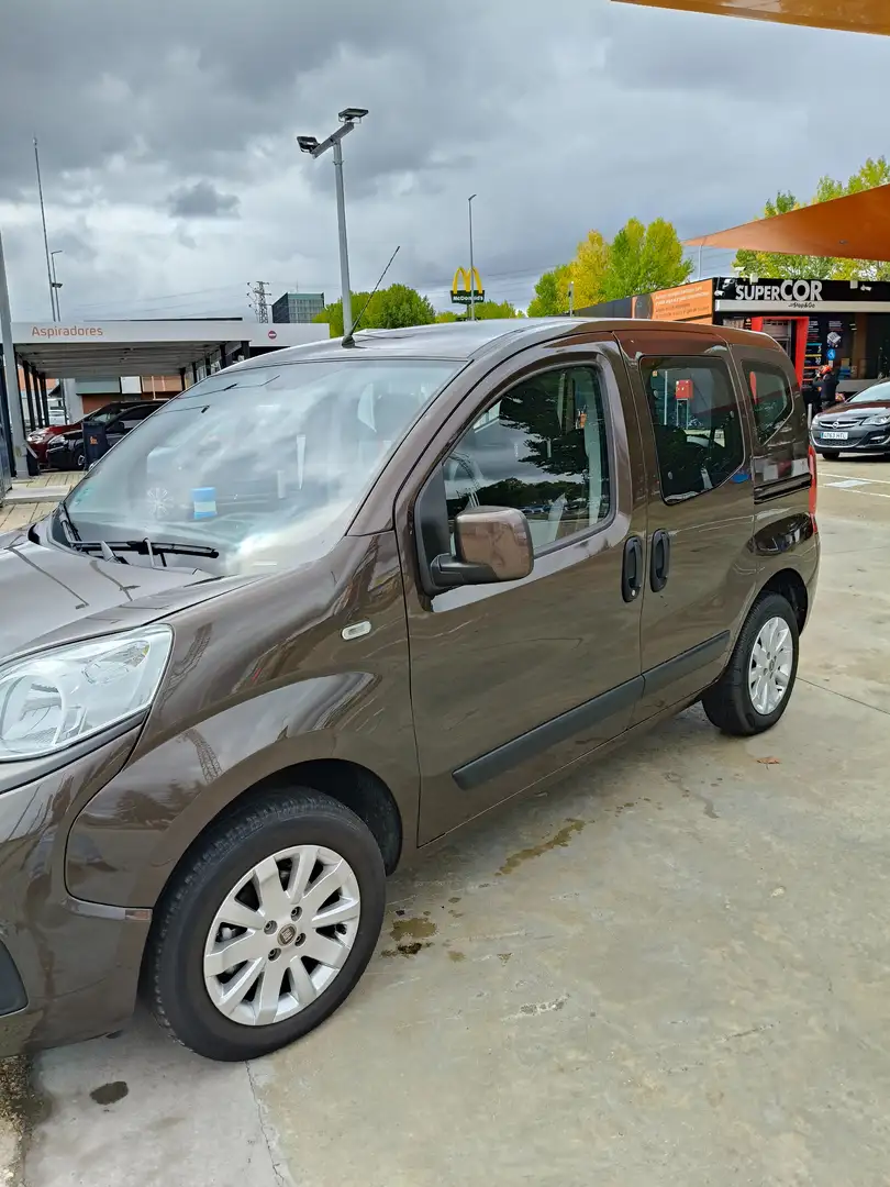 Fiat Qubo QUBO 1.4 Lounge Lounge Marrón - 2