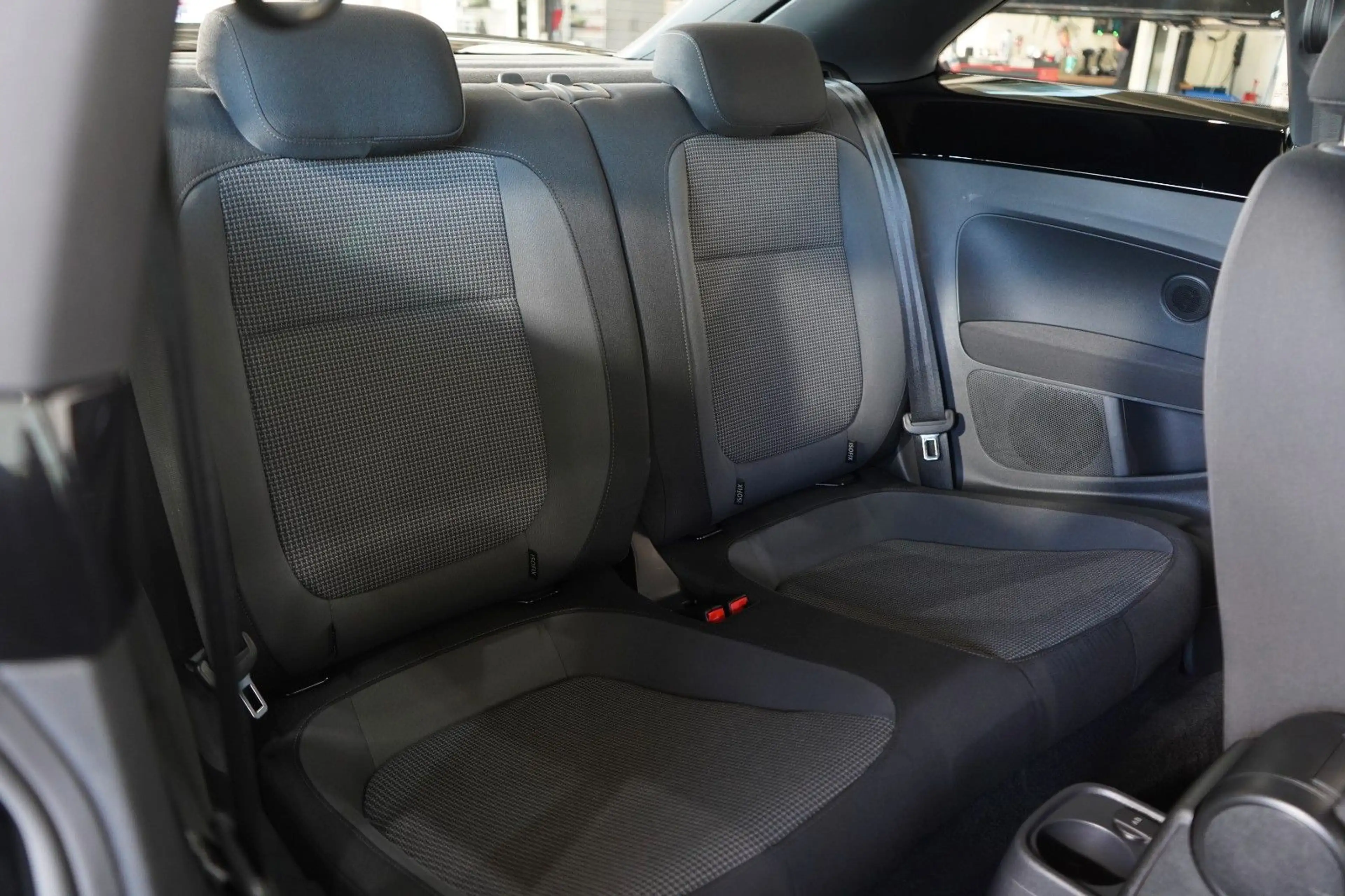 Volkswagen Beetle Lim. Design*PDC*FenderSound*KomfortPaket* — photo 15