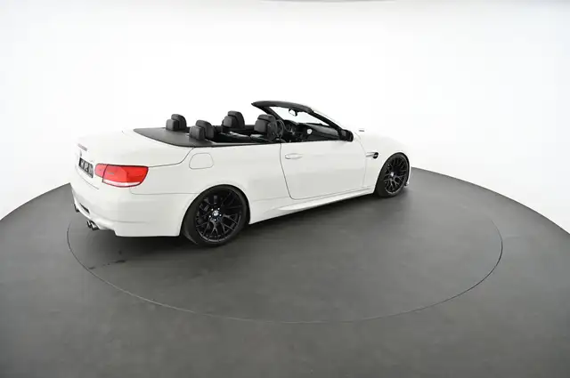 BMW M3 view 4
