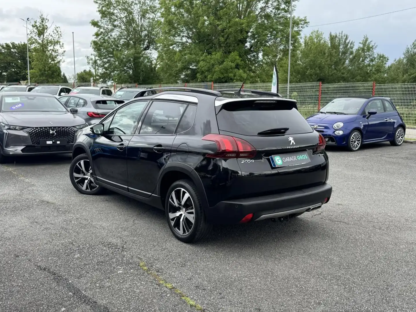 Peugeot 2008 1.2 PureTech 130ch S&S BVM6 GT Line Noir - 2