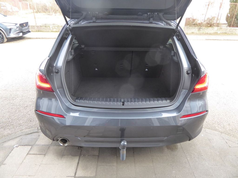BMW 116 d *LED*NAVI*AHK*SHZ* — photo 4