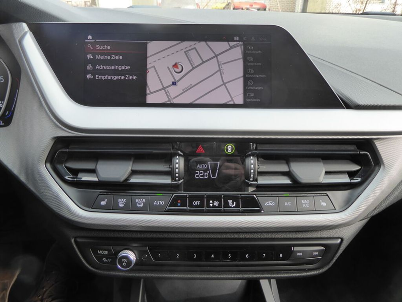 BMW 116 d *LED*NAVI*AHK*SHZ* — photo 9