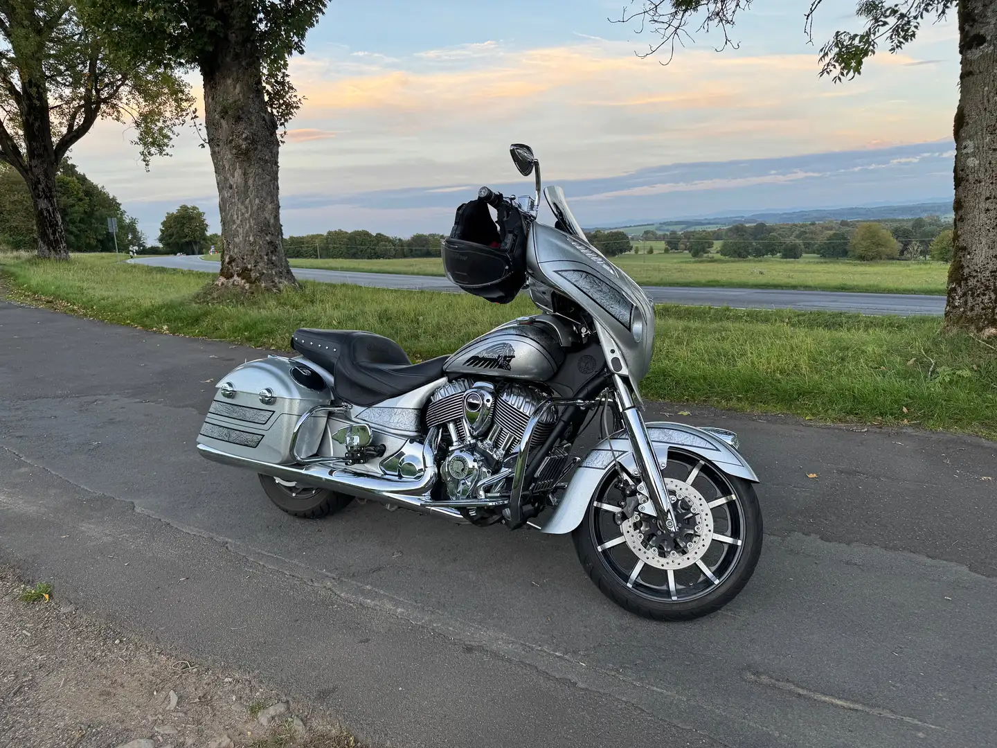 Indian Chieftain Elite Argento - 1