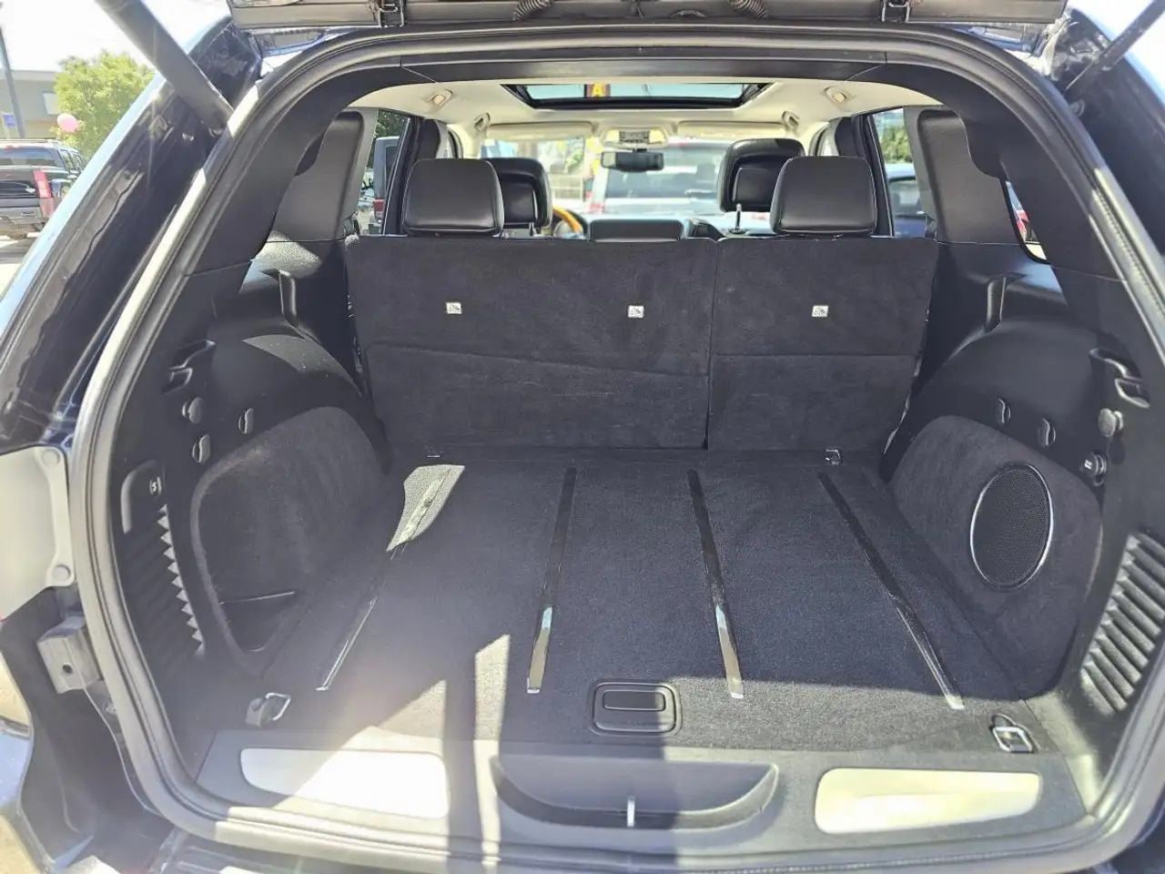 Jeep Grand Cherokee photo Jeep Grand Cherokee