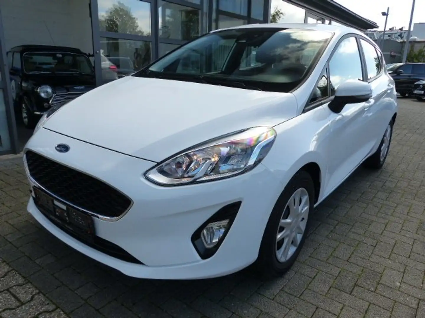 Ford Fiesta Cool & Connect 1.5TDCi EU6d*NAVI*SHZ*PDC* Weiß - 1