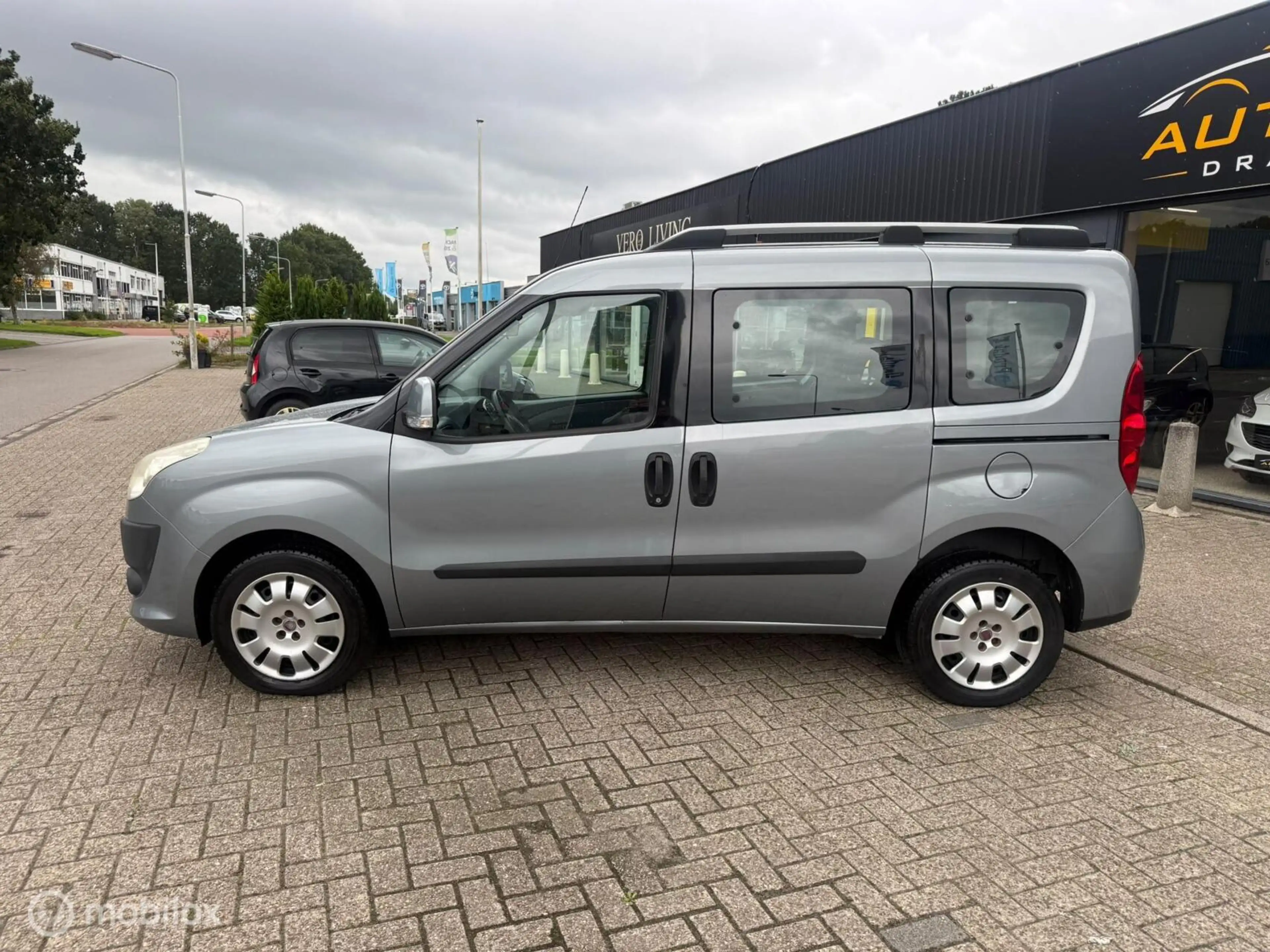 Fiat Doblo 1.4 Emotion 7p. AIRCO EL RAMEN TREKHAAK 120817 KM — photo 2